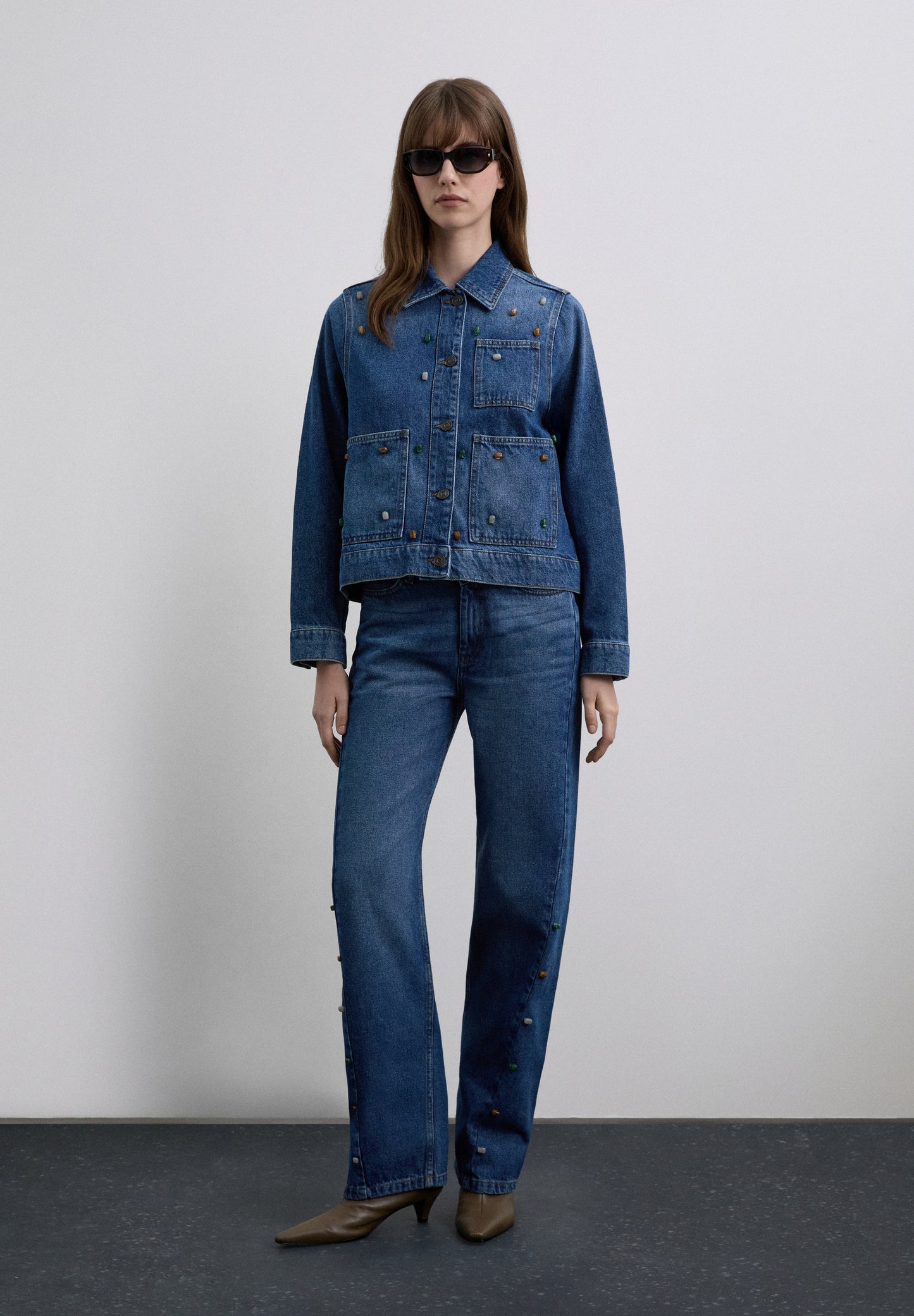 CHAQUETA VAQUERA CON ABALORIOS