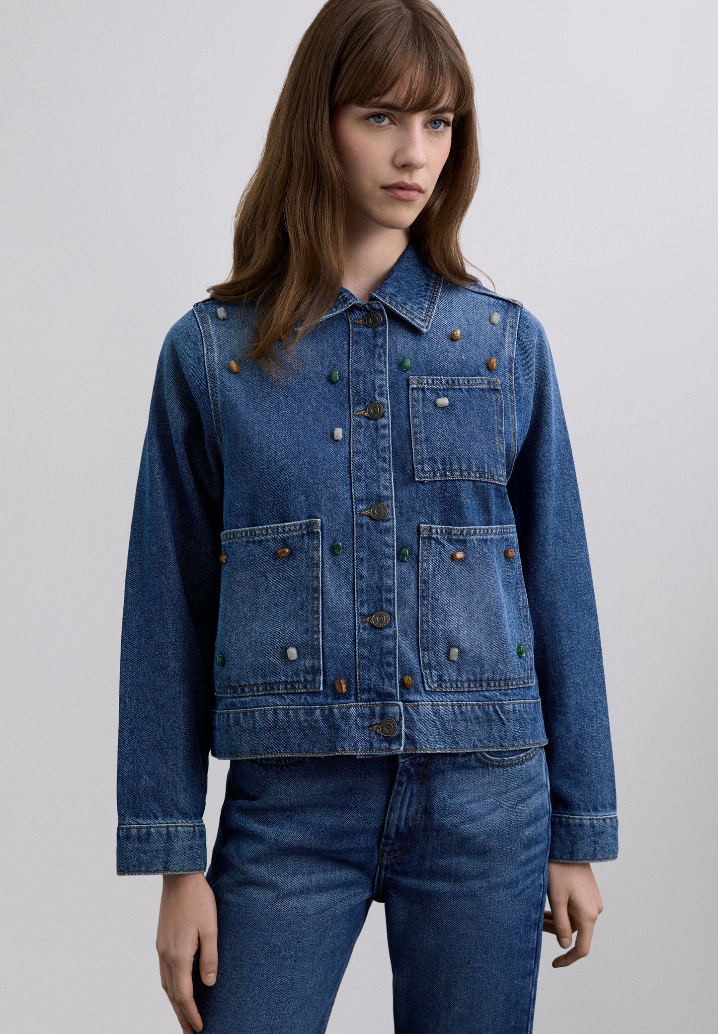 CHAQUETA VAQUERA CON ABALORIOS