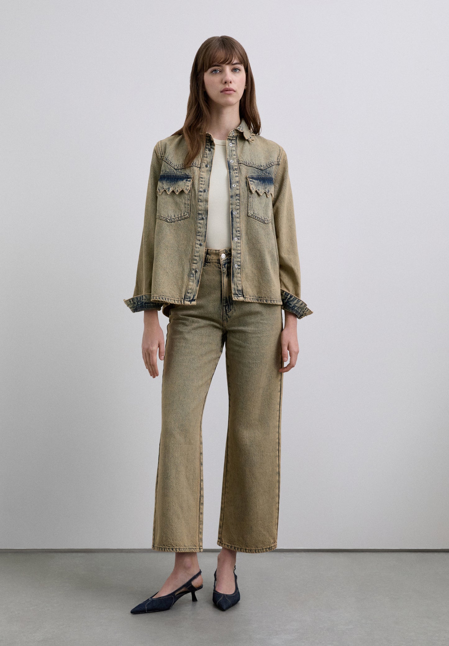 JEANS RECTOS EFECTO LAVADO