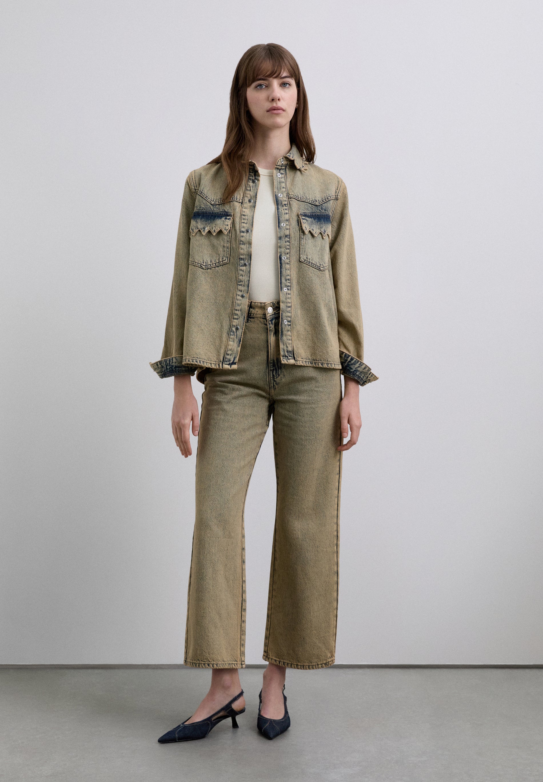 JEANS RECTOS EFECTO LAVADO