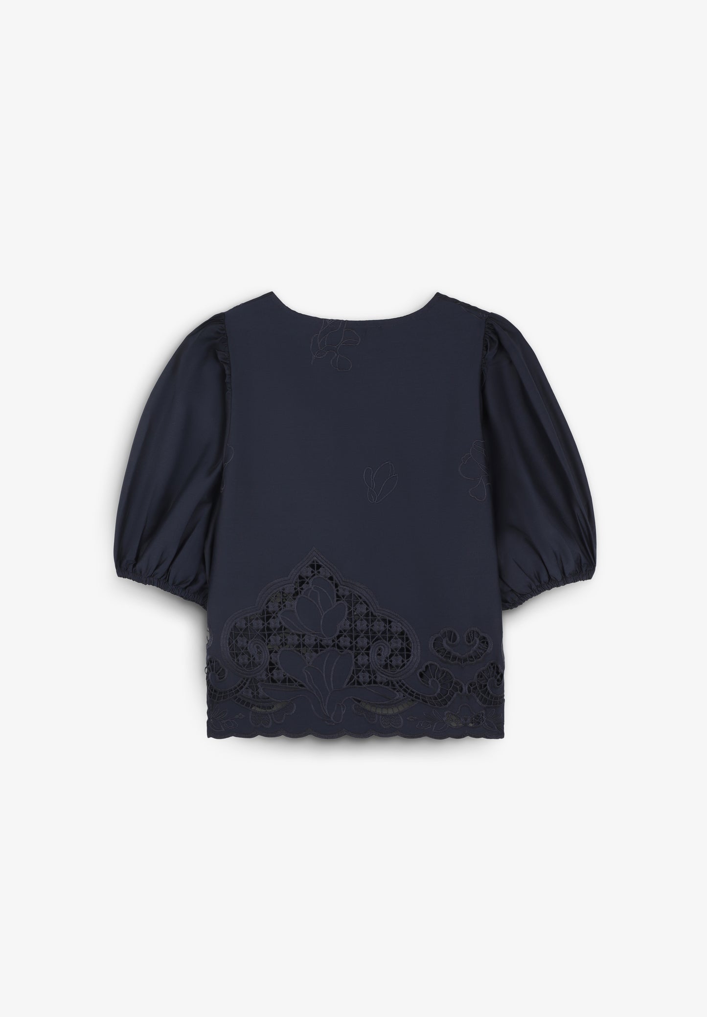BLUSA BORDADA LAZOS