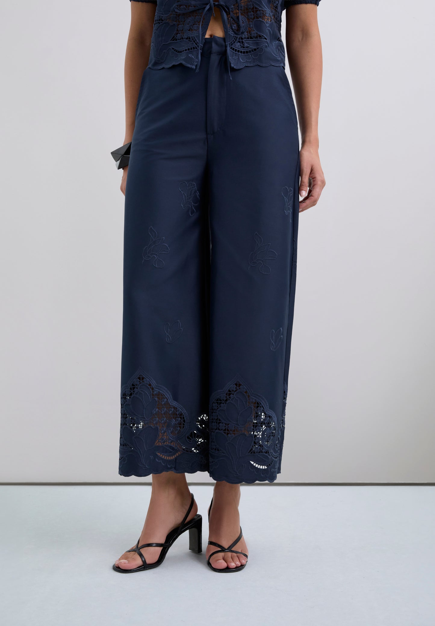 PANTALÓN CULOTTE BORDADO