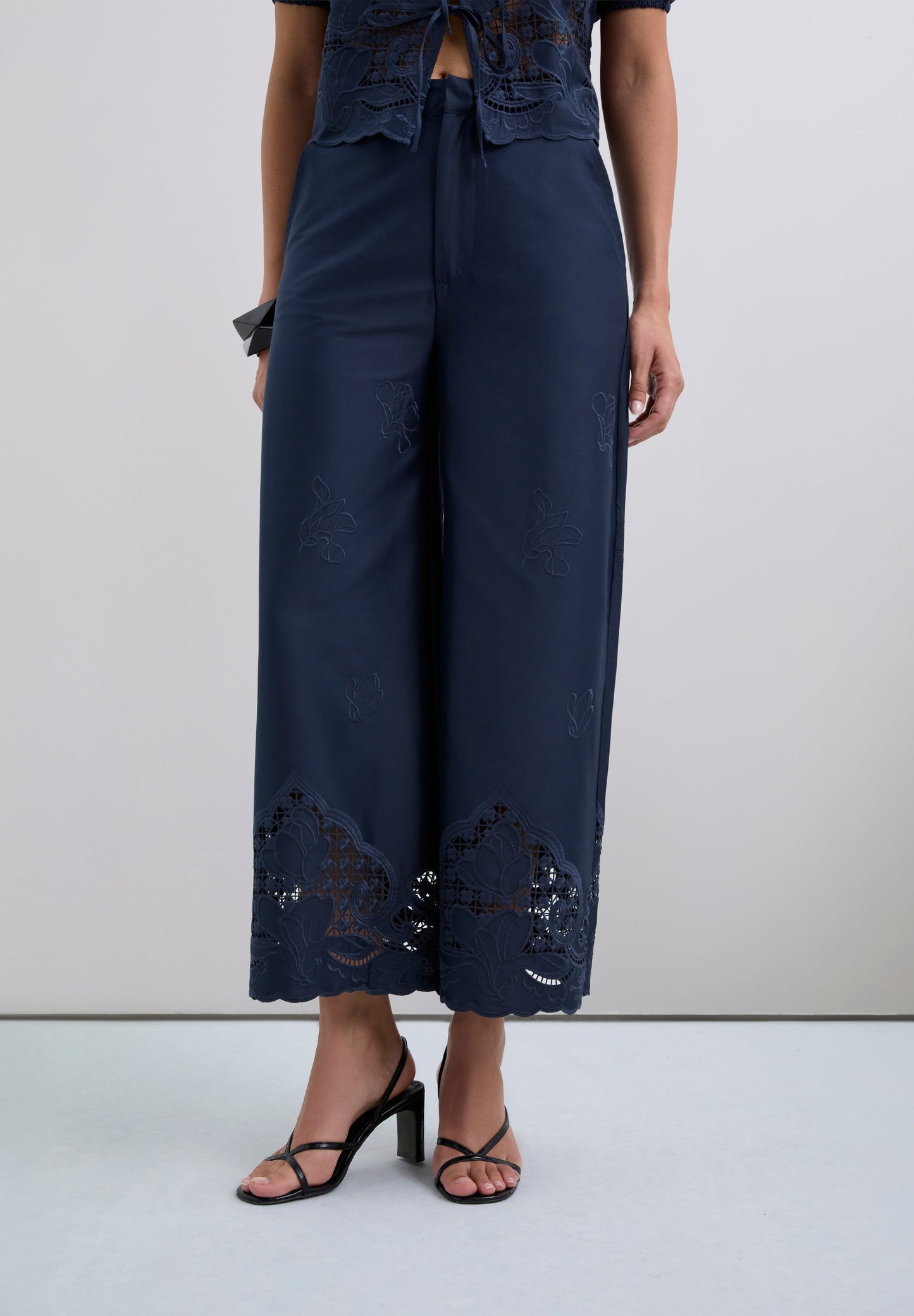 PANTALÓN CULOTTE BORDADO