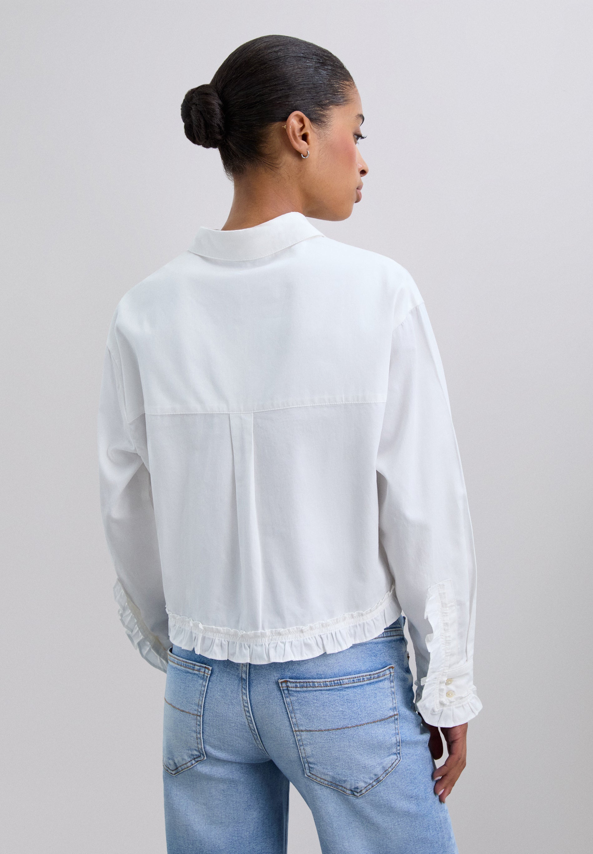 CAMISA CROPPED FRUNCES - Scalpers