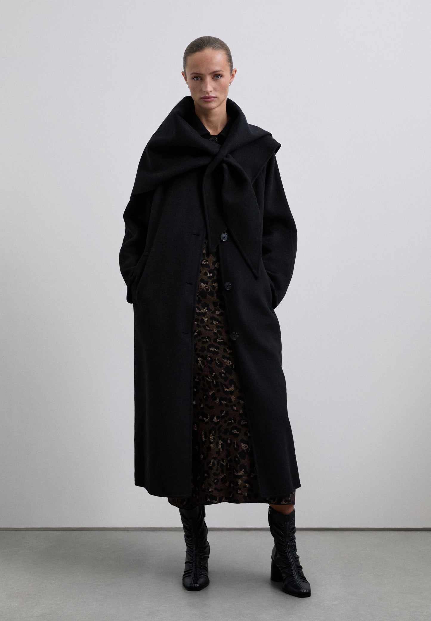 SCHANDMADESCARF COAT