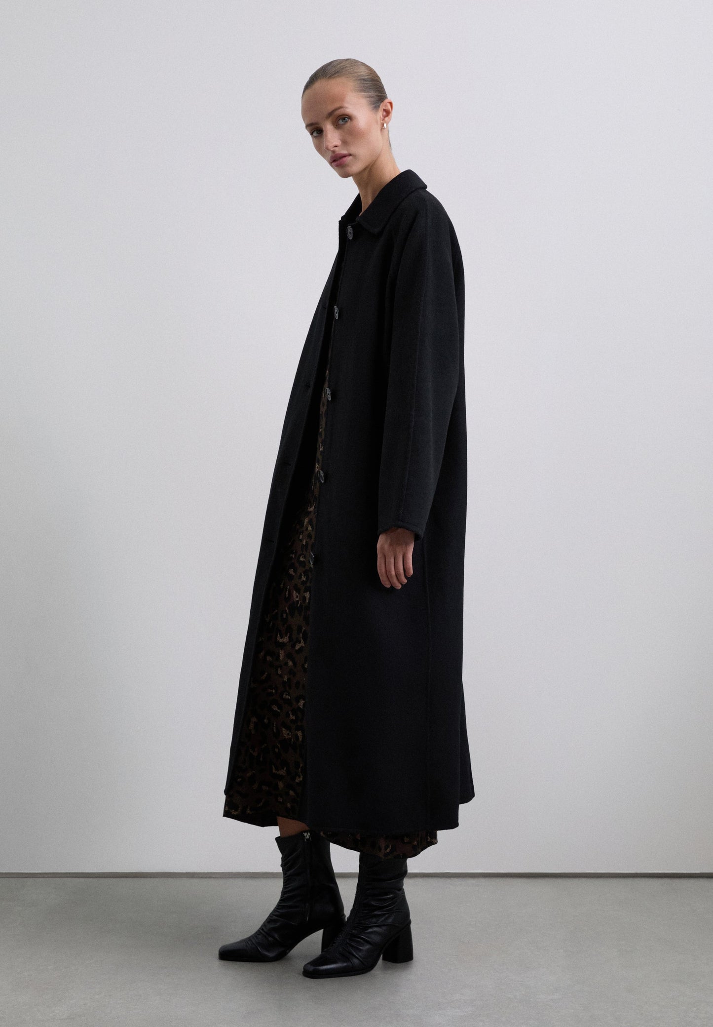 SCHANDMADESCARF COAT