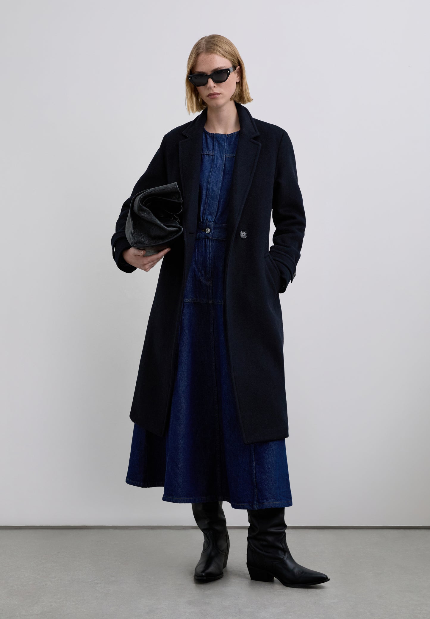 ABRIGO CON CINTURÓN A CONTRASTE