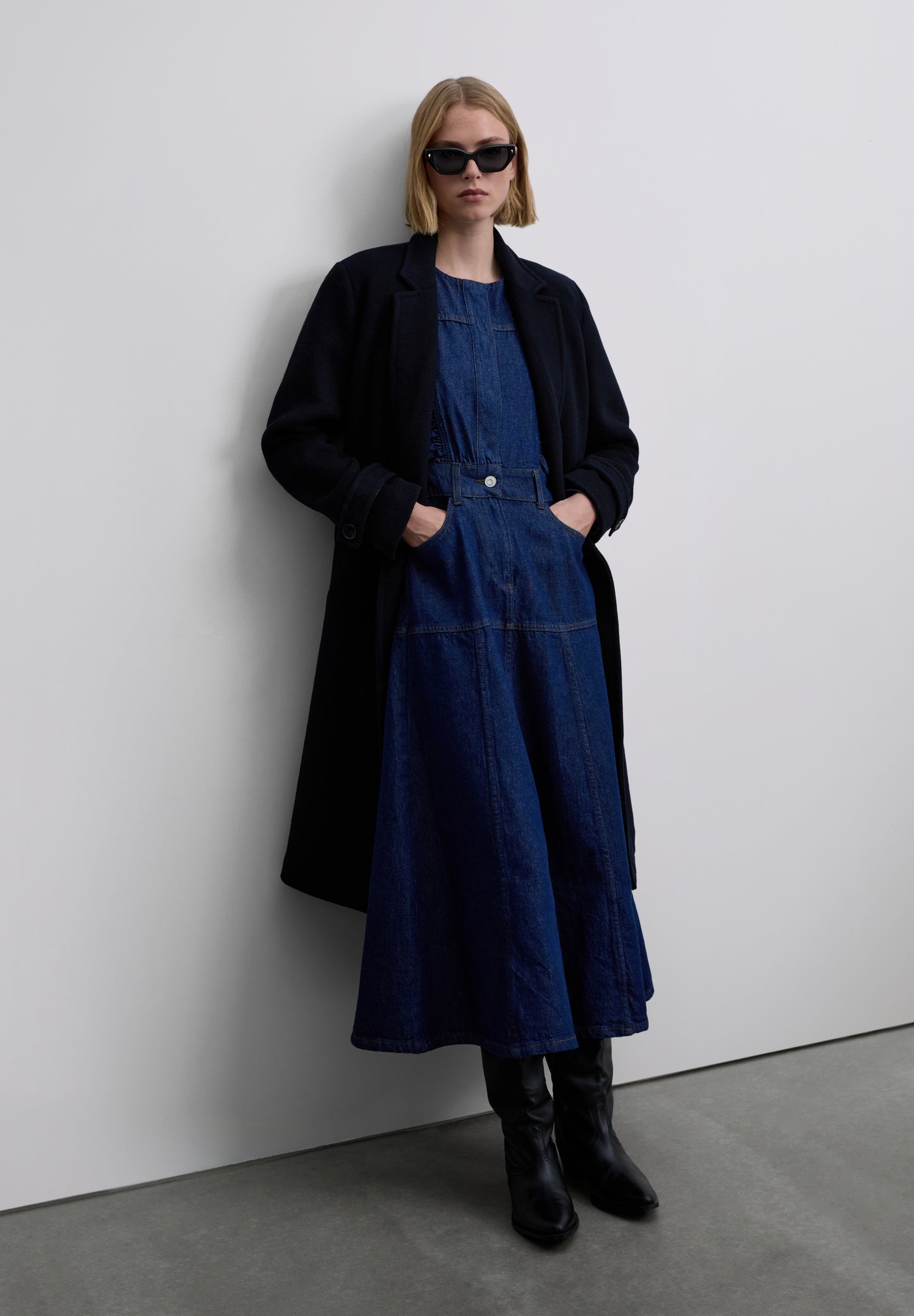 ABRIGO CON CINTURÓN A CONTRASTE