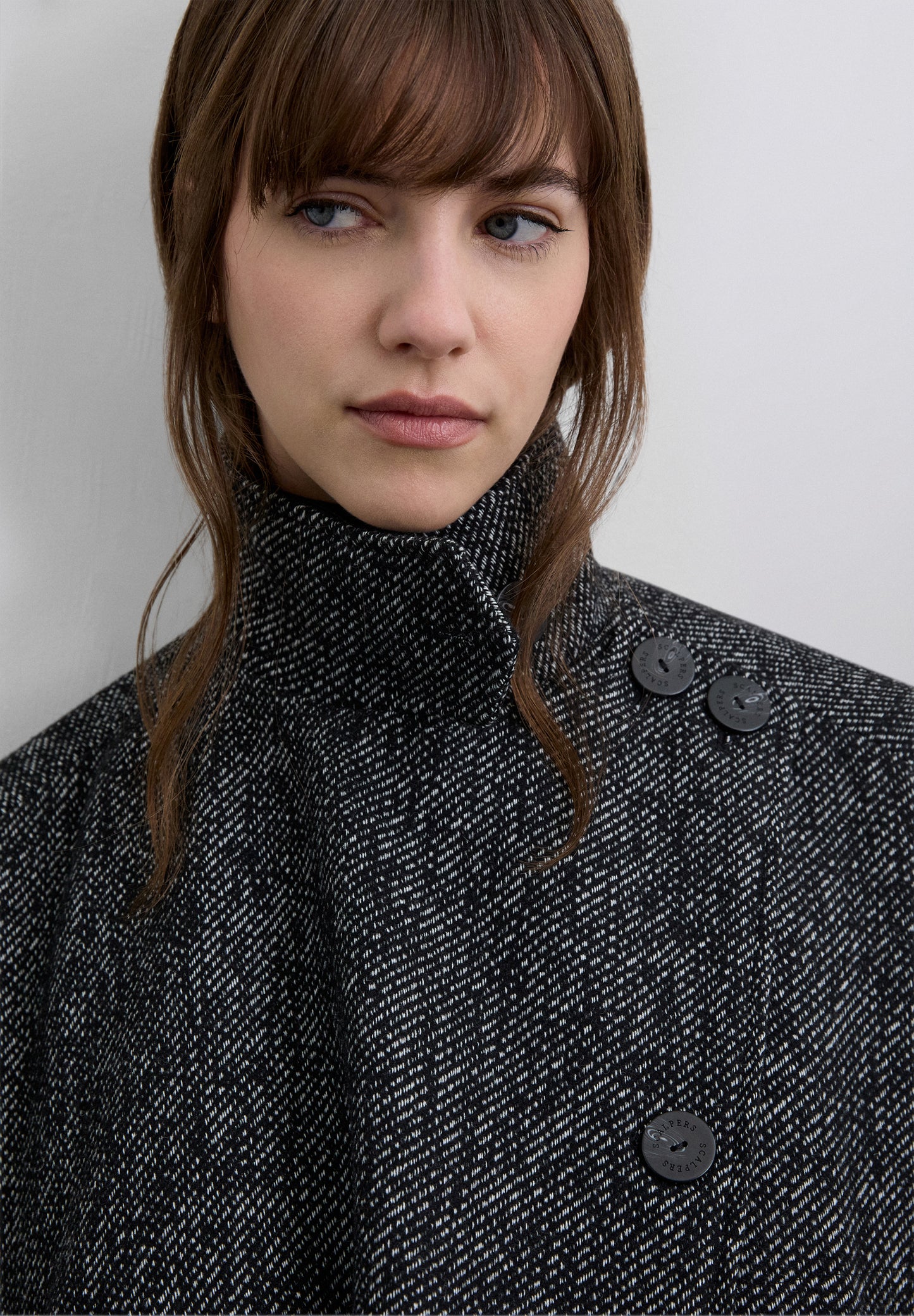 CHAQUETA SARGA CRUZADA