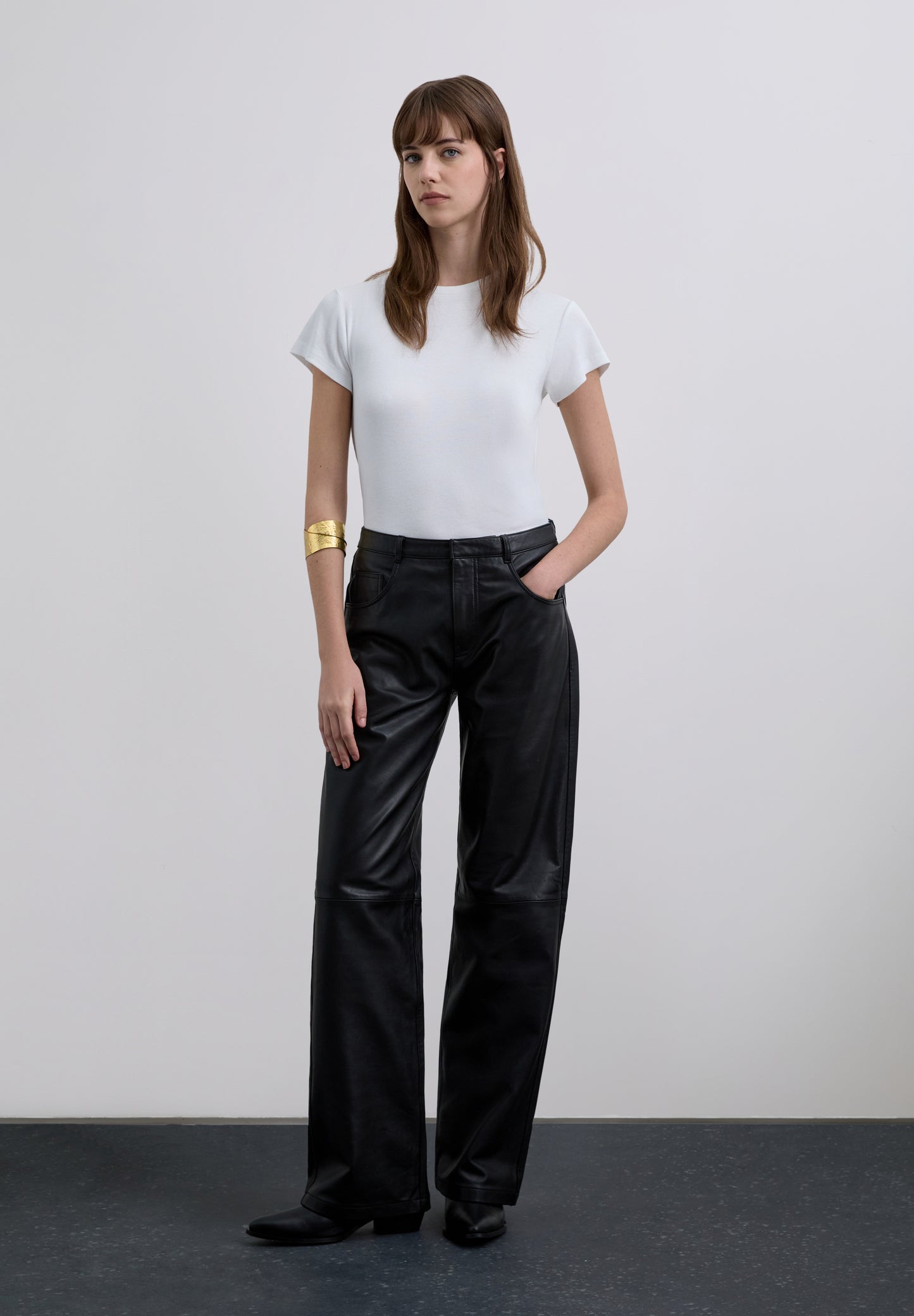 CAMISETA ABERTURA DETALLE PEDRERÍA