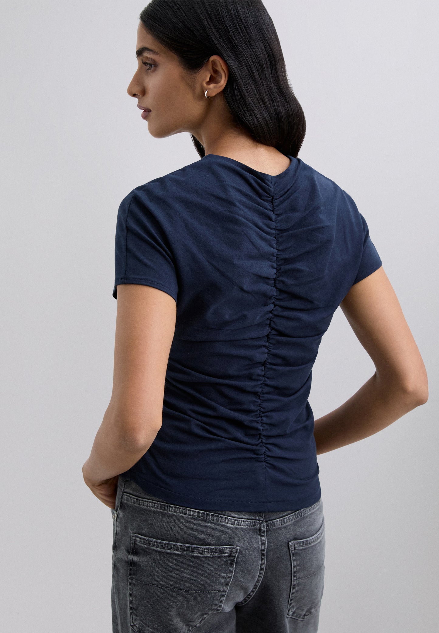 CAMISETA DETALLE FRUNCE