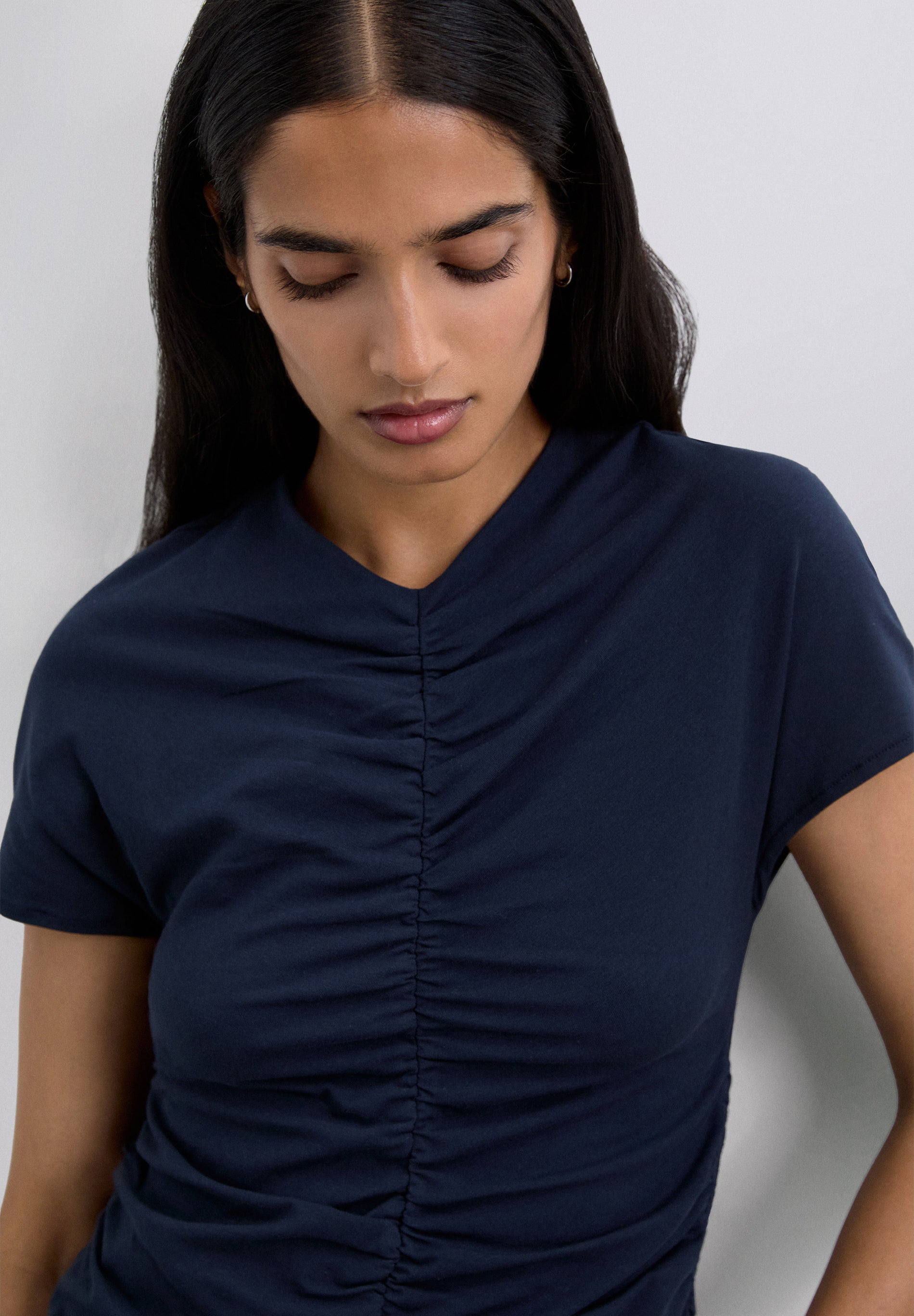 CAMISETA DETALLE FRUNCE