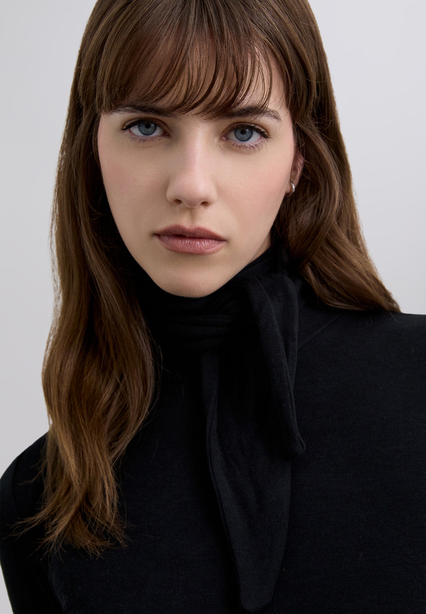 CAMISETA CUELLO VUELTO CON LAZADA