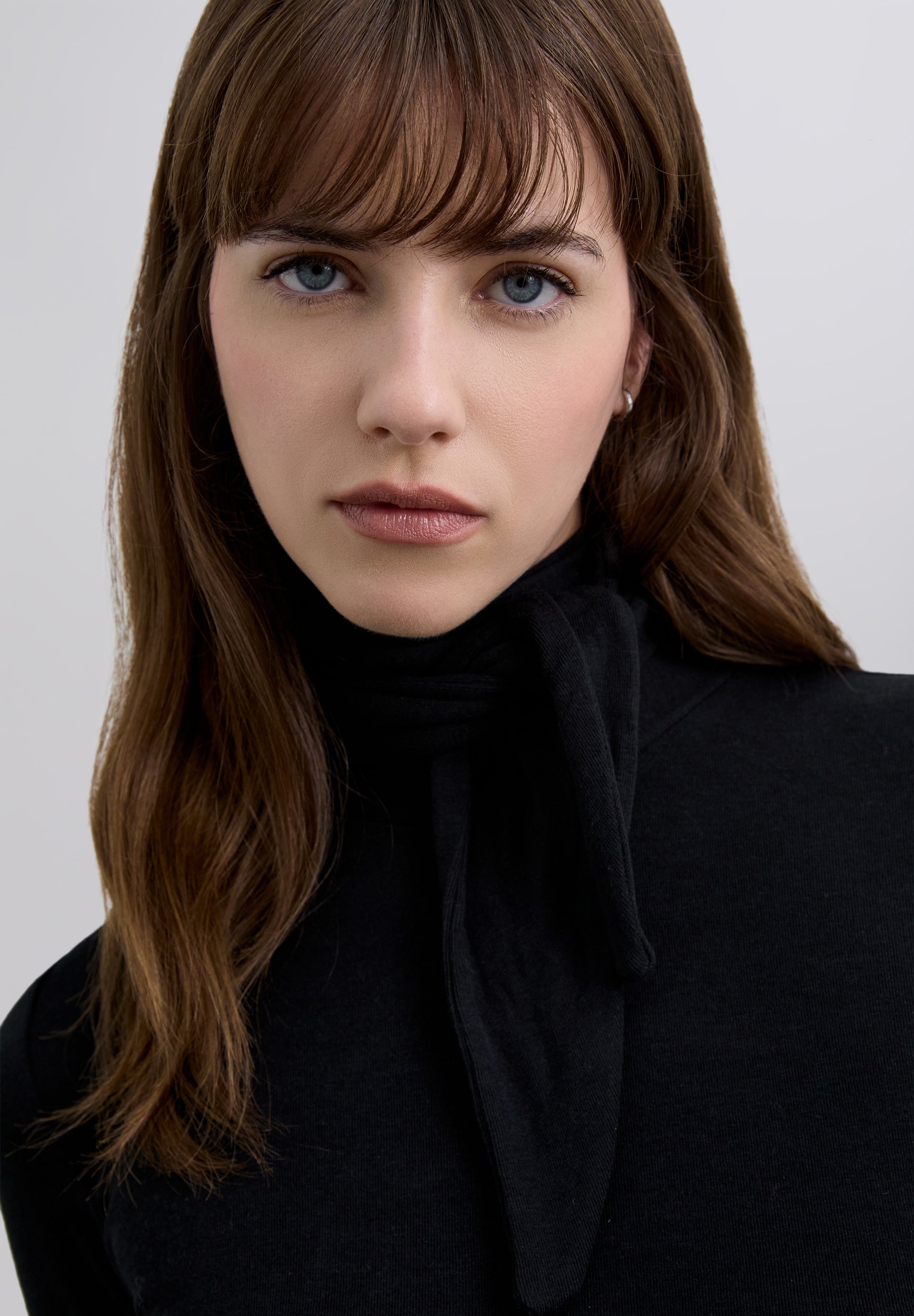 CAMISETA CUELLO VUELTO CON LAZADA