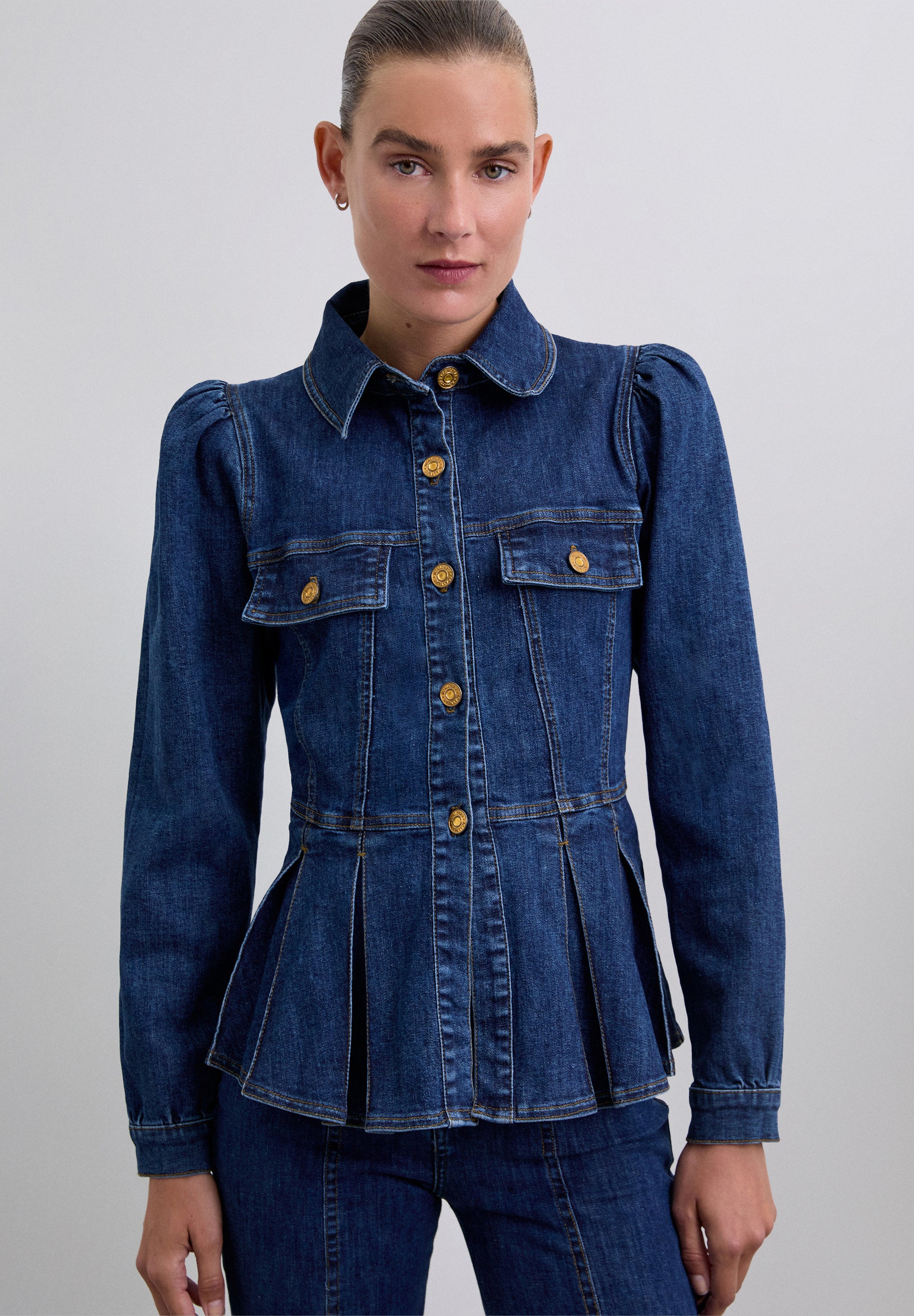 CAMISA DENIM MANGA ABULLONADA