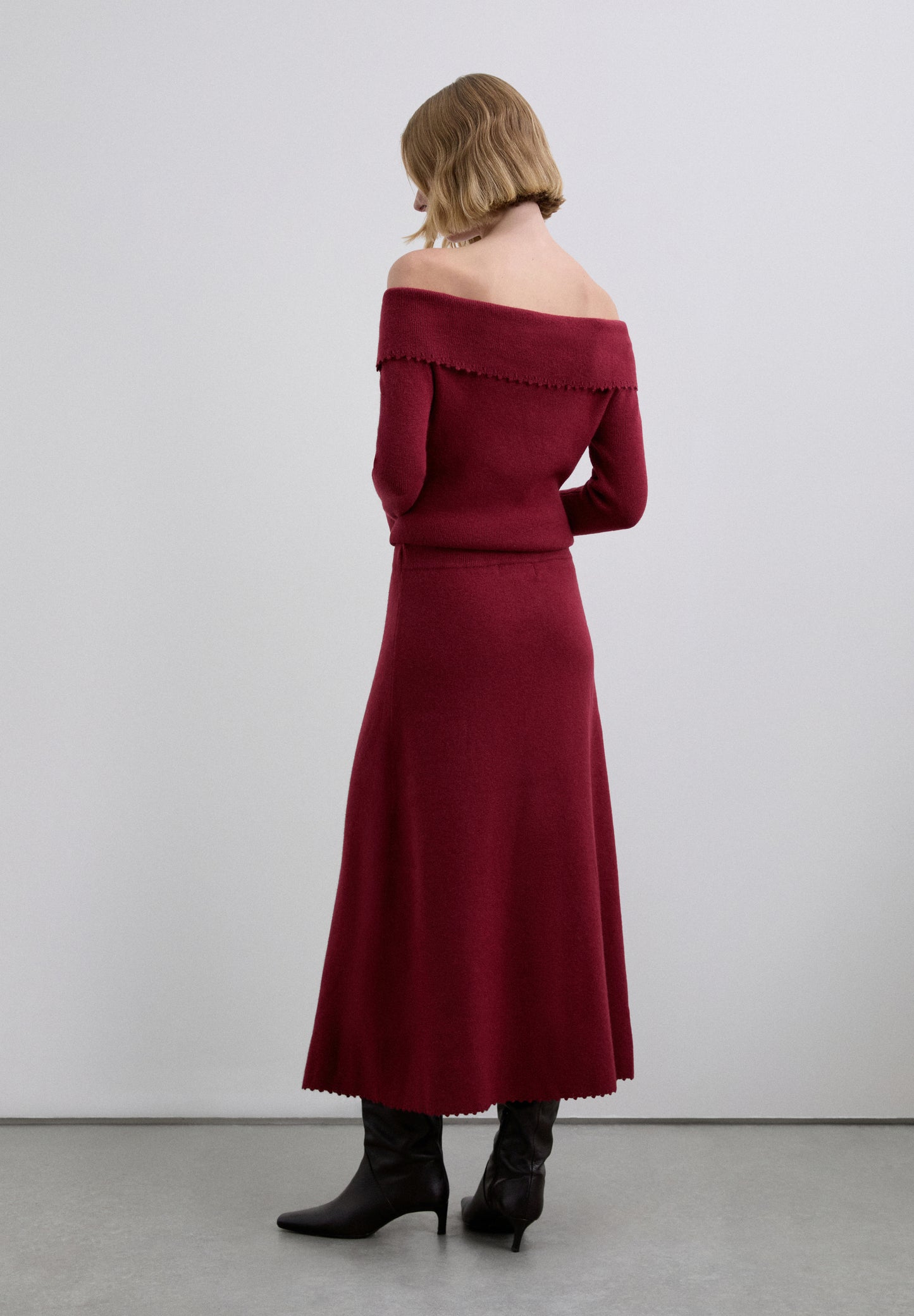 FALDA ASIMÉTRICA ACABADO ESPECIAL