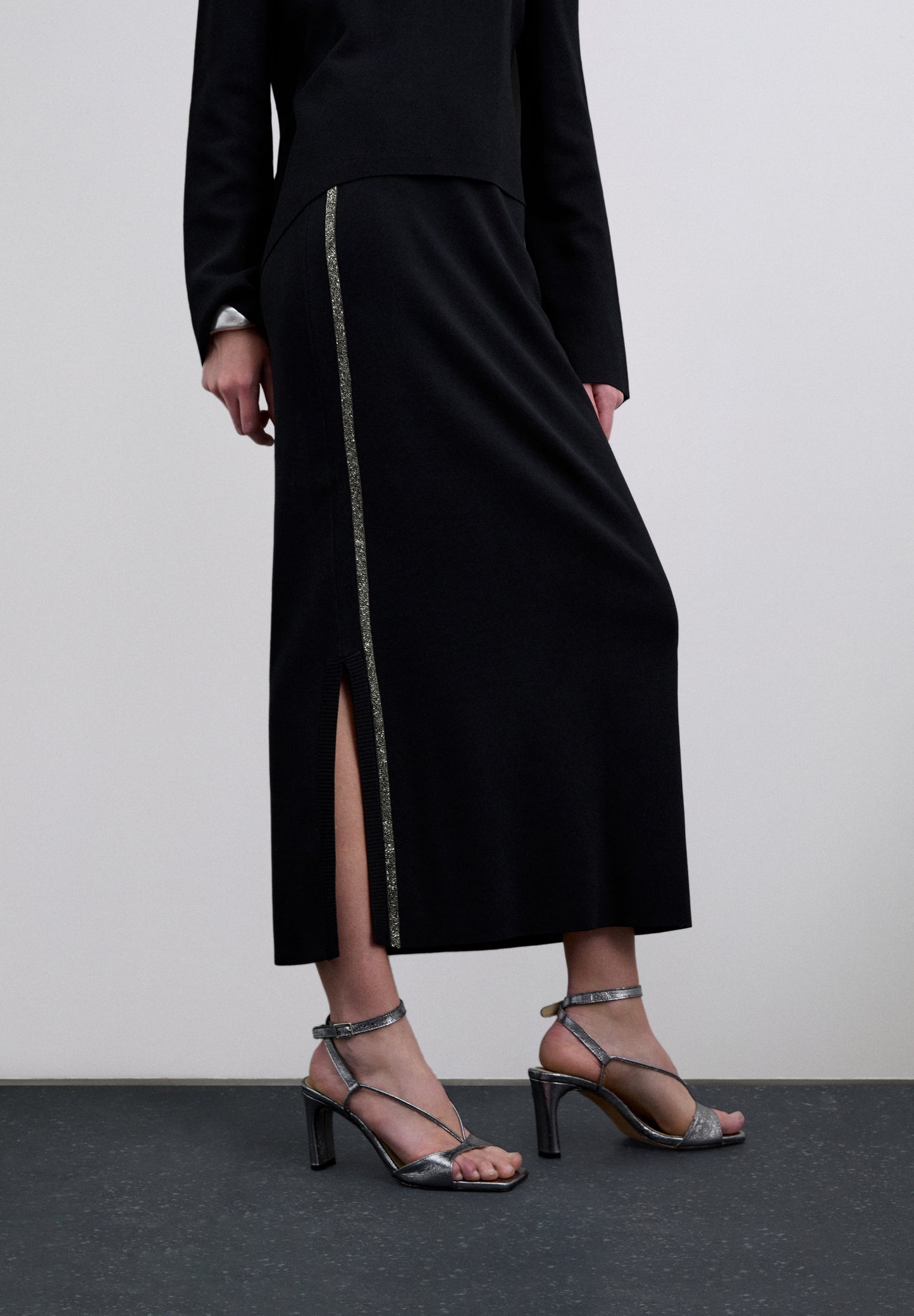 FALDA PUNTO STUDS ABERTURA