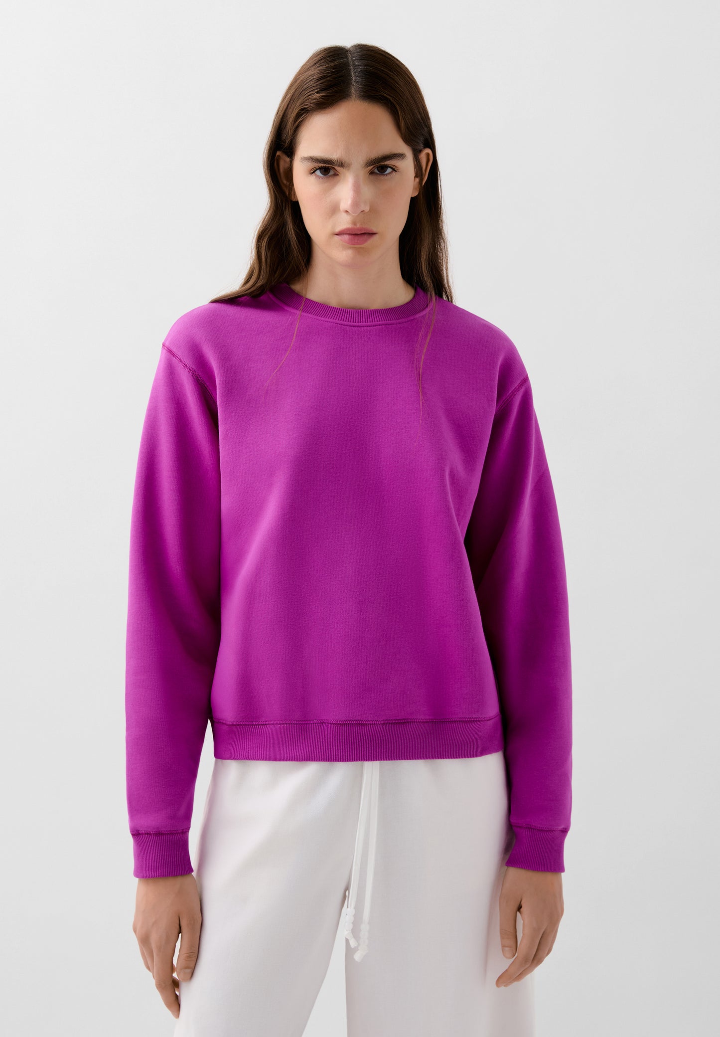 SUDADERA BORDADO LOGO TRASERO