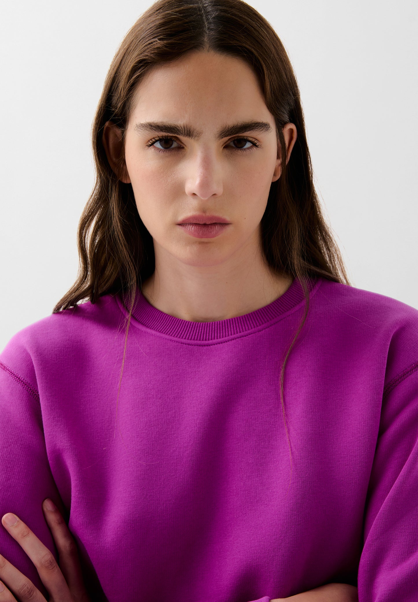 SUDADERA BORDADO LOGO TRASERO