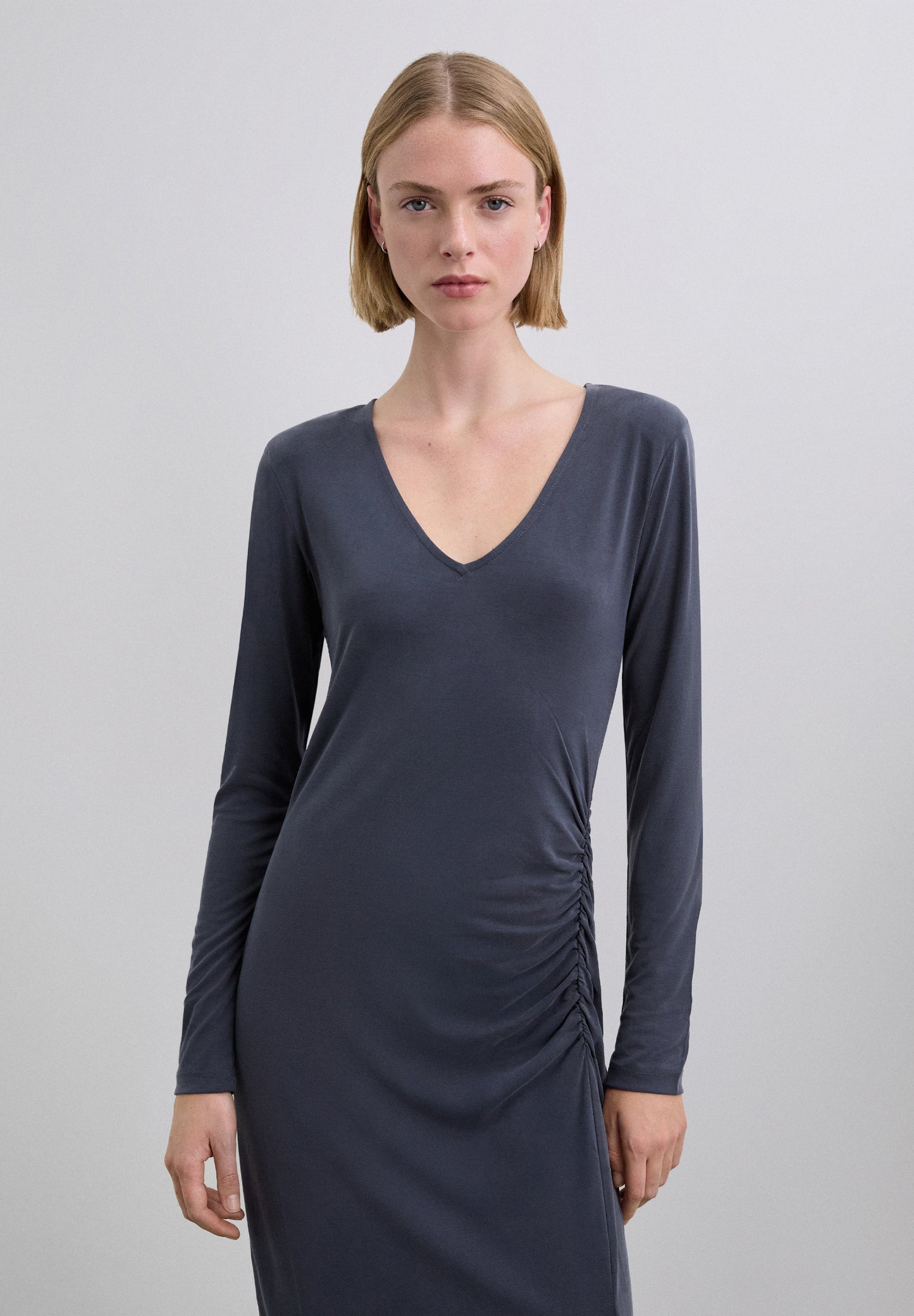 VESTIDO LARGO FRUNCIDO ABERTURA