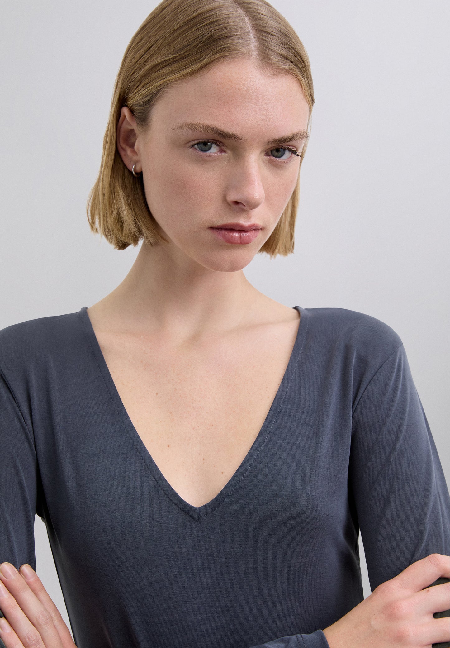 VESTIDO LARGO FRUNCIDO ABERTURA