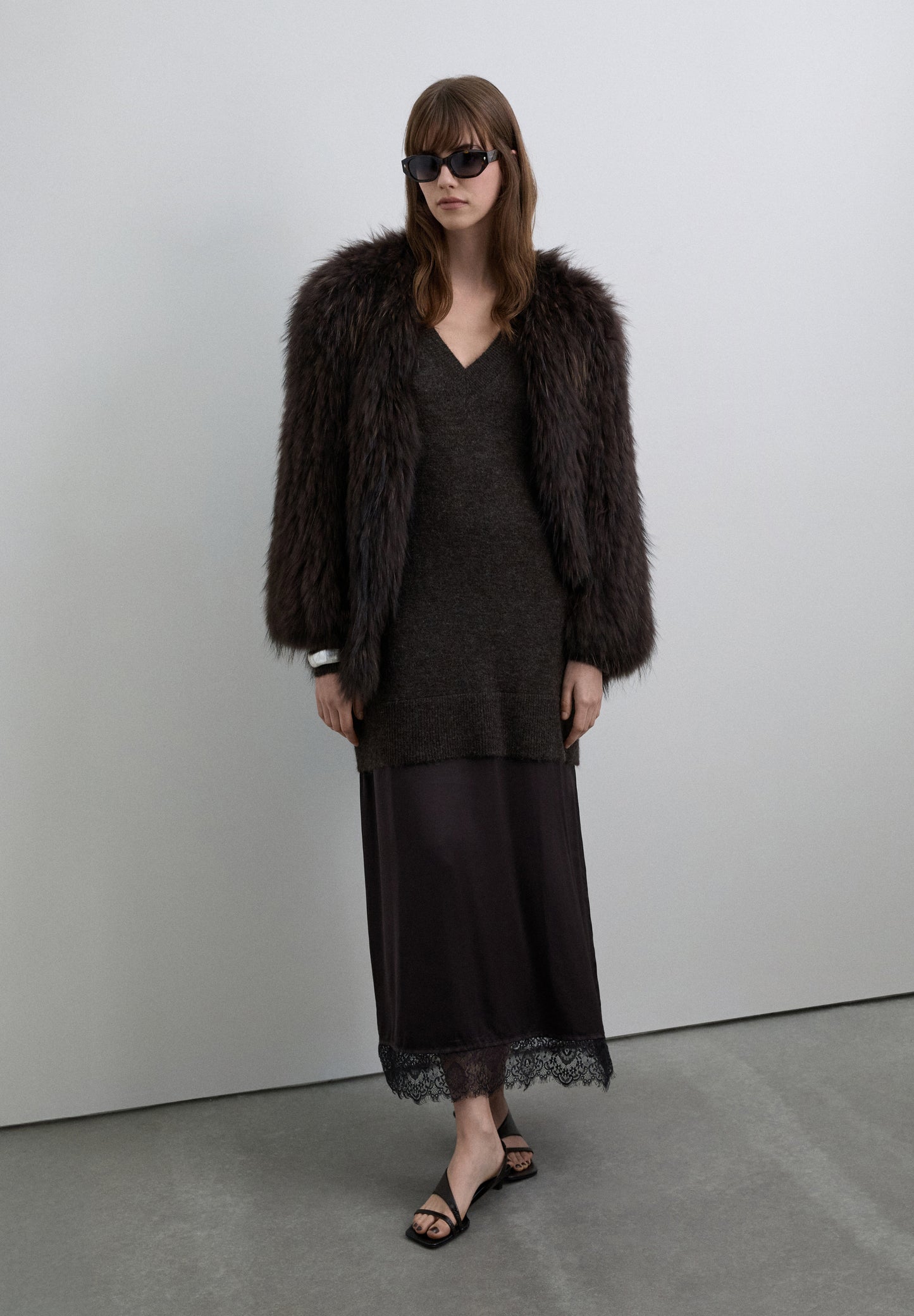 VESTIDO MIDI PUNTO Y DETALLE LENCERO