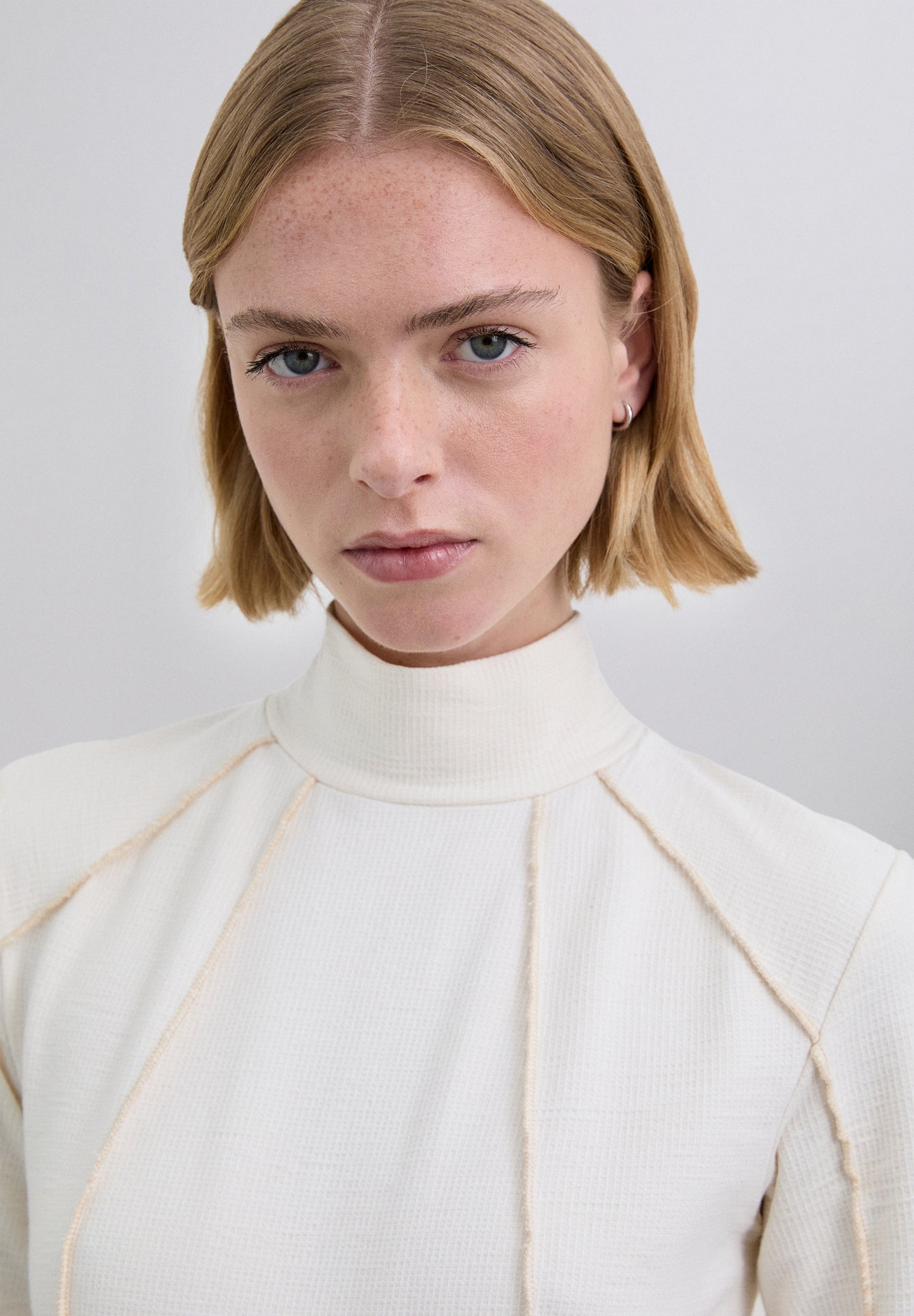 VESTIDO MIDI PUNTO OVERLOCK