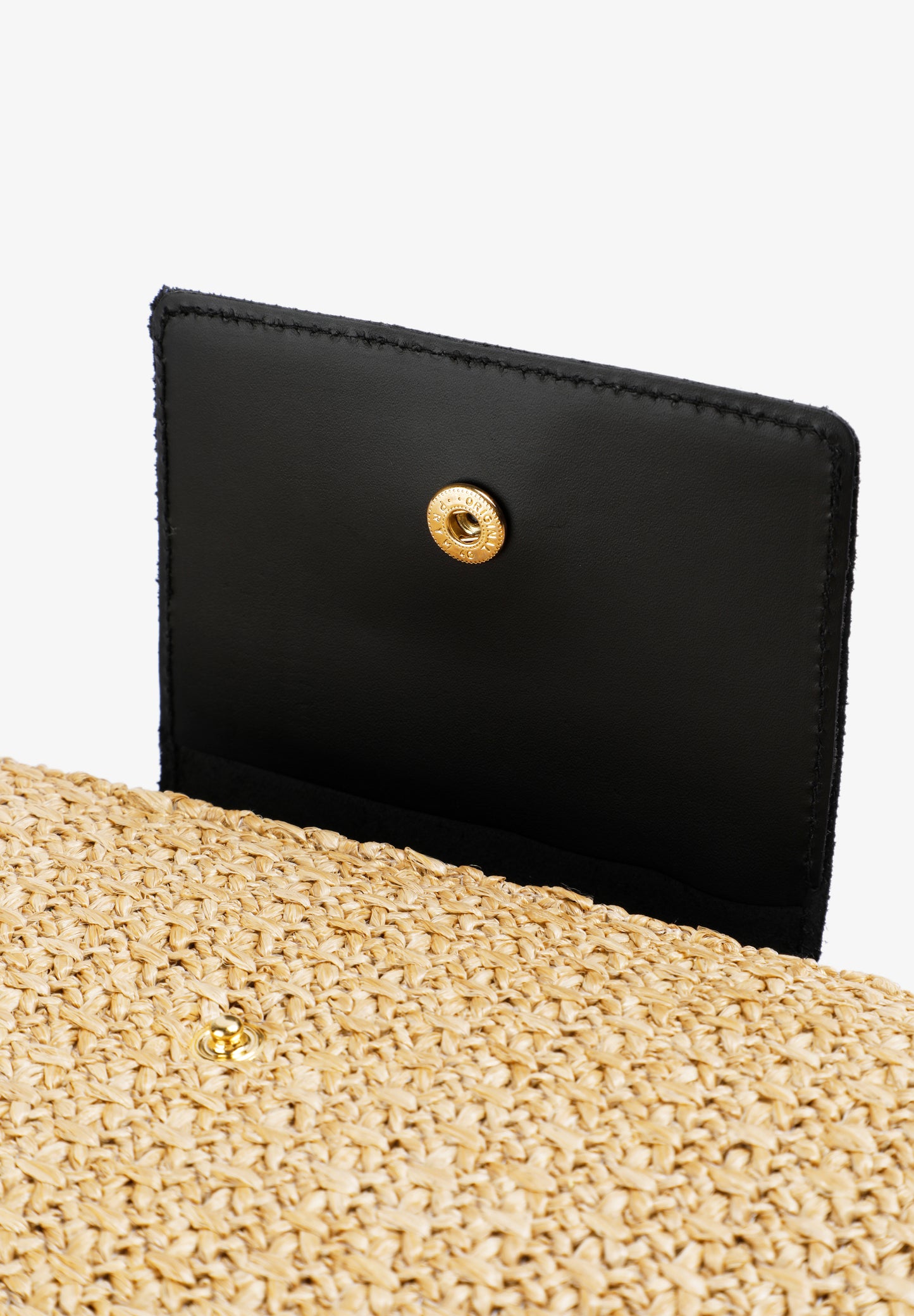 CARTERA RAFIA CON DETALLES EN PIEL