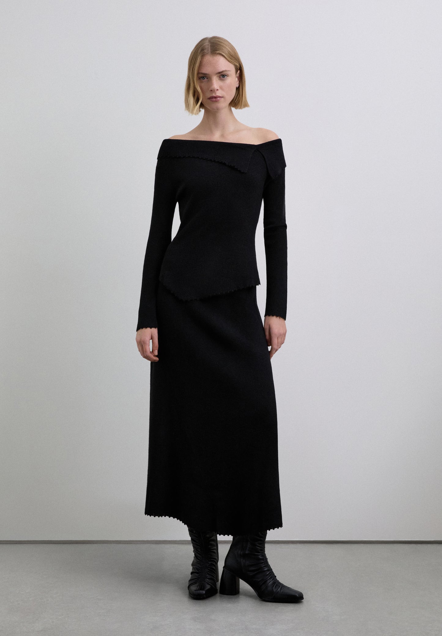 JERSEY CON HOMBROS DESCUBIERTOS