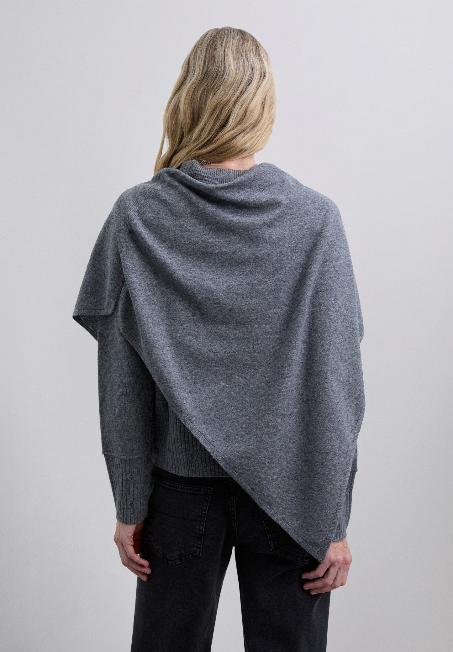 SCMAXITRIANGLE SCARF