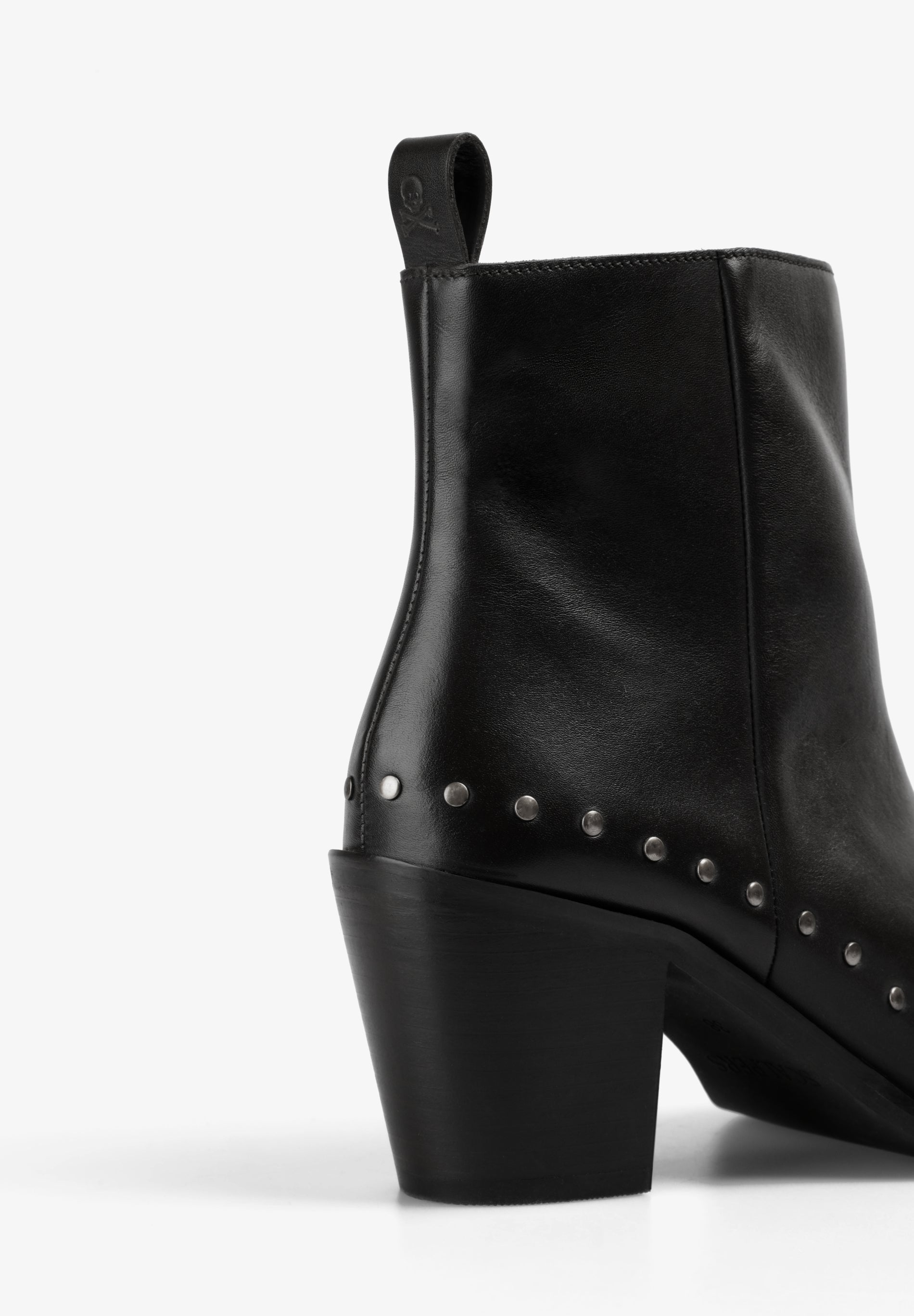 BOTAS DE PIEL CON TACHAS - Scalpers