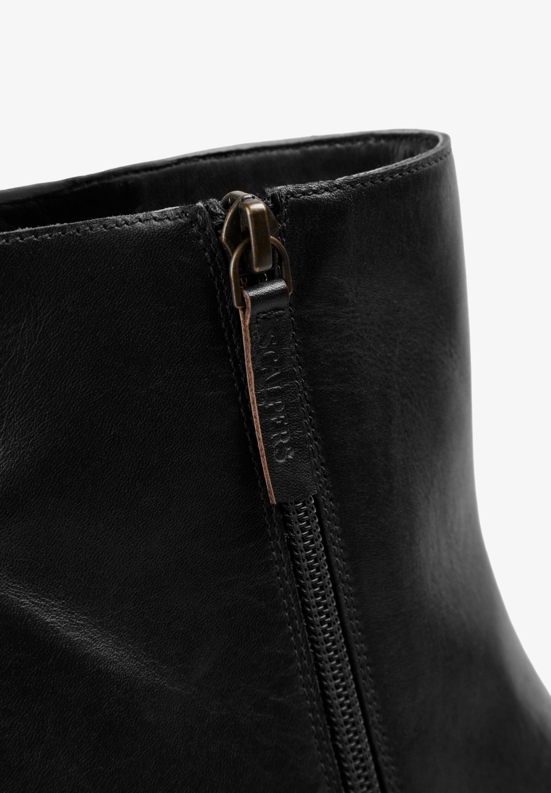 BOTAS DE PIEL CON TACHAS - Scalpers