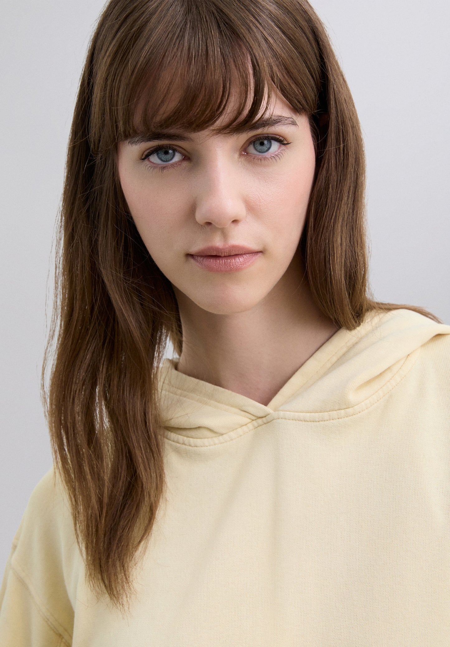 SUDADERA LAVADA CALAVERA TACHUELAS