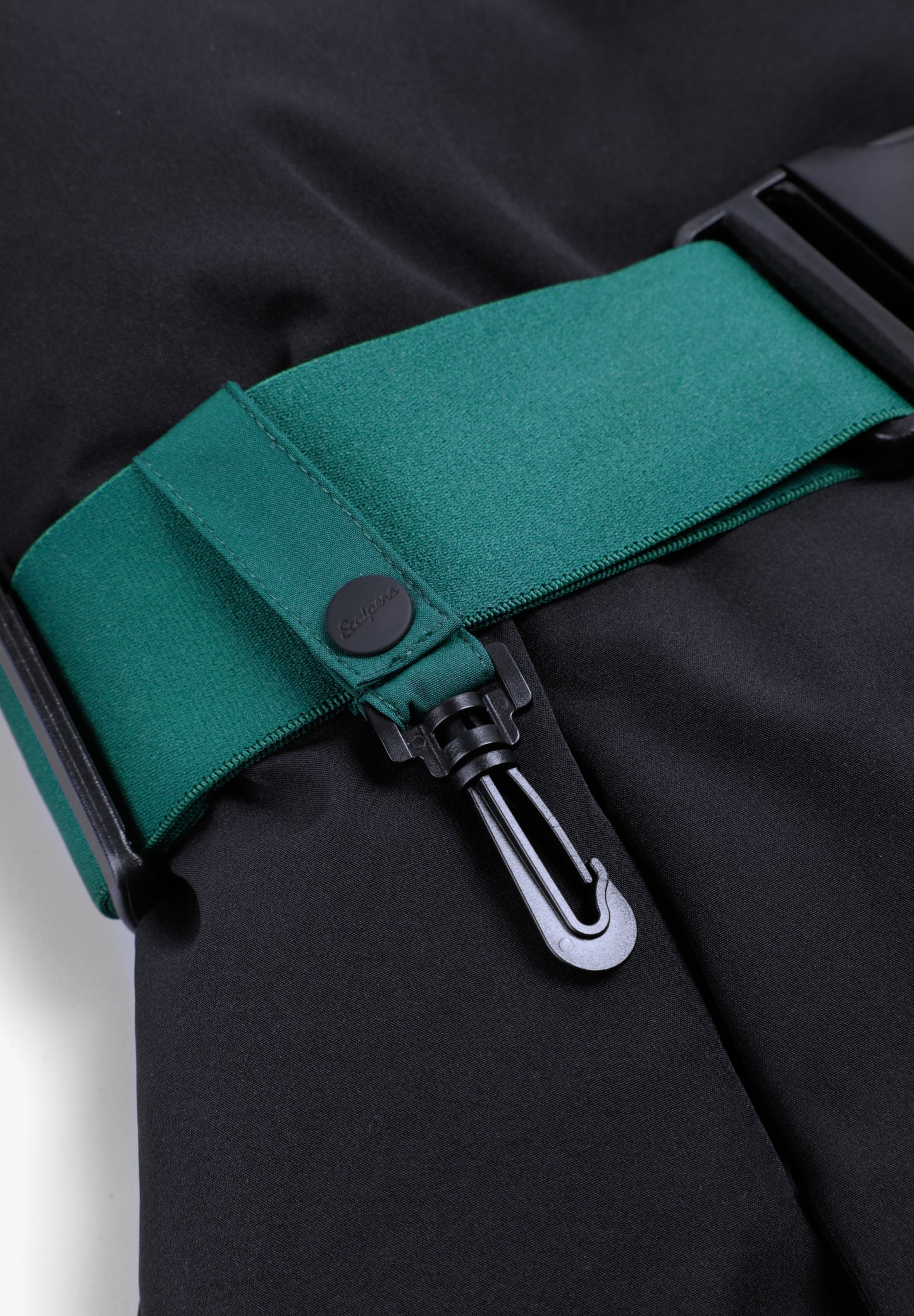 CHAQUETA DE ESQUÍ CON CINTURÓN