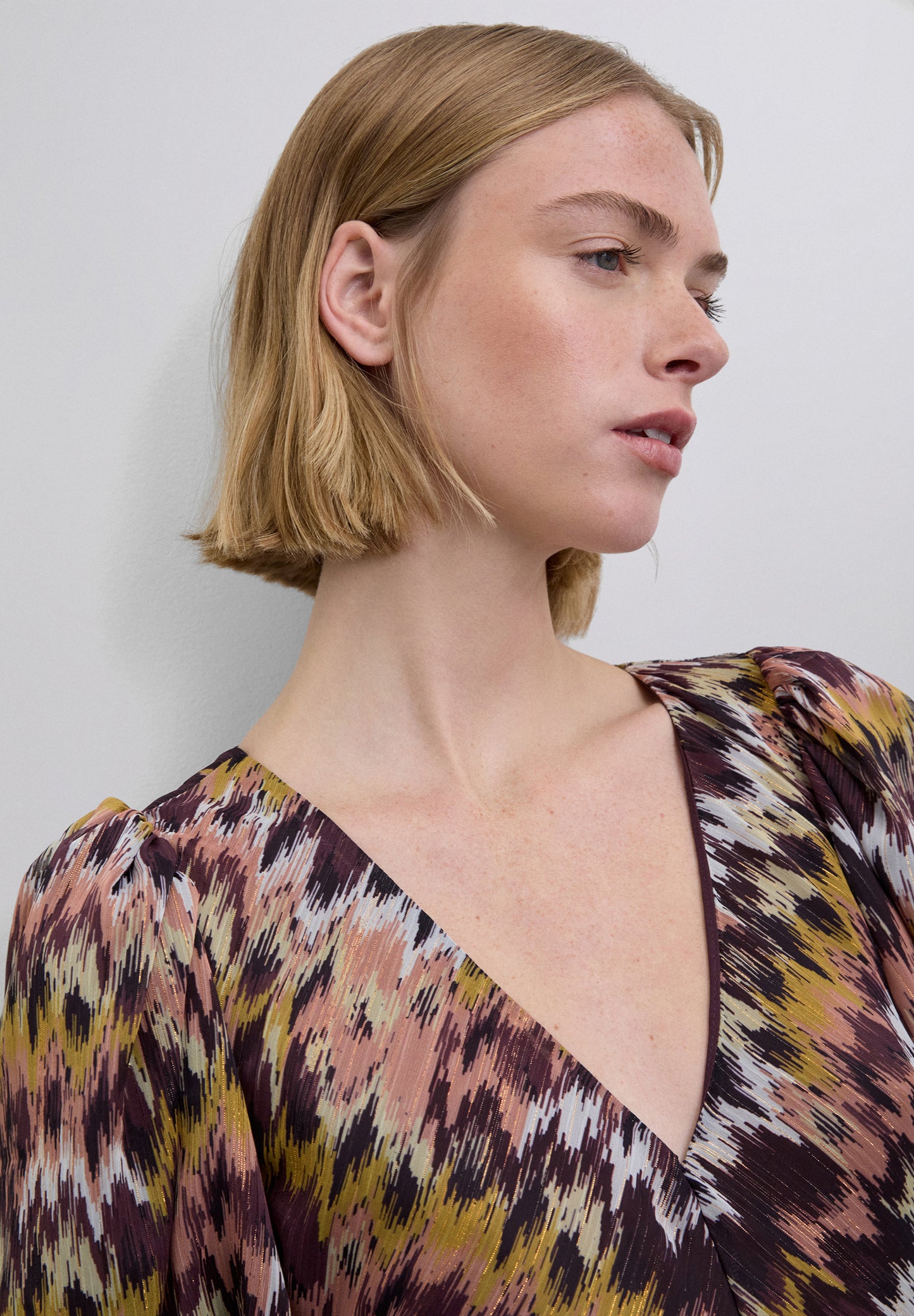 VESTIDO MIDI MANGA ABULLONADA