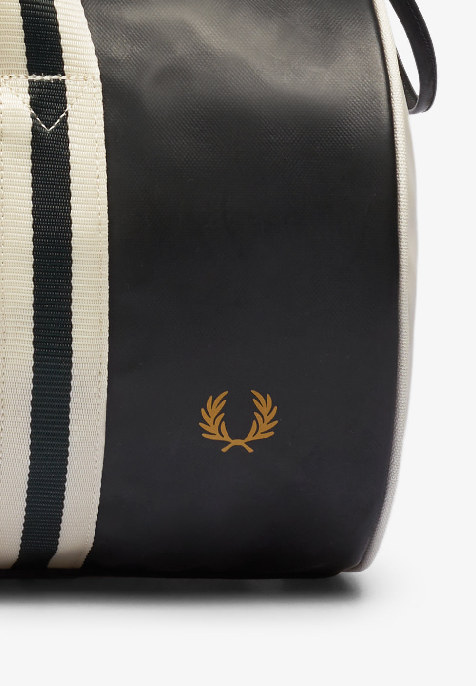 FRED PERRY | BOLSA CLASSIC BARREL L7255