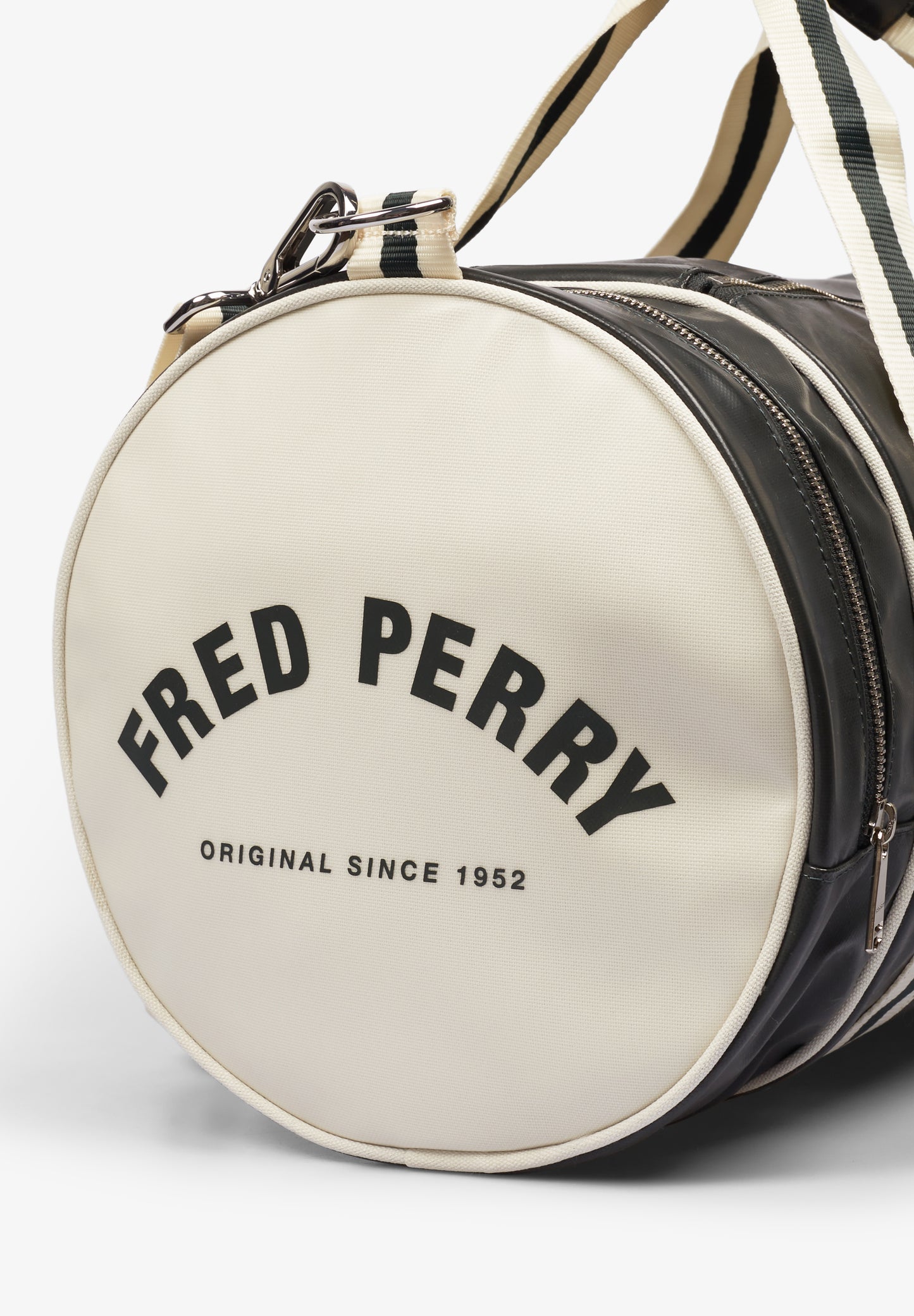 FRED PERRY | BOLSA CLASSIC BARREL L7255