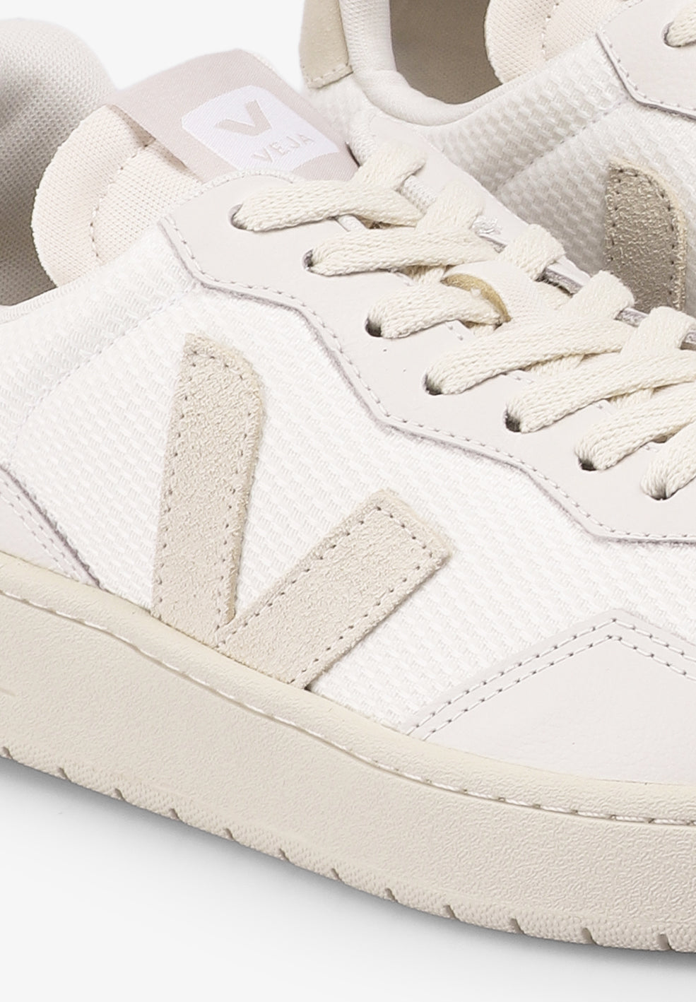 VEJA | SNEAKERS V-90 B-MESH