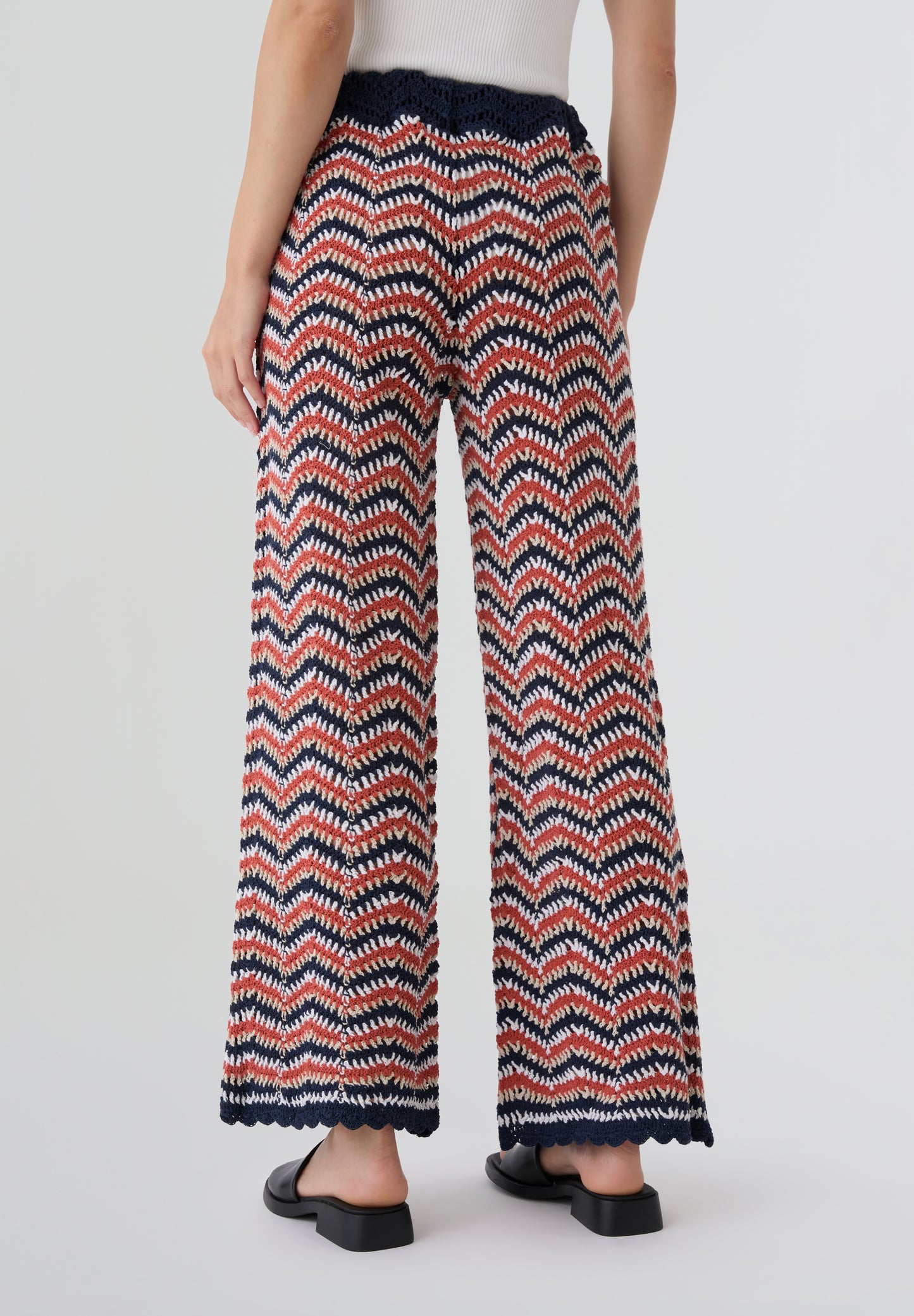 THE NEW SOCIETY | PANTALON ARETI