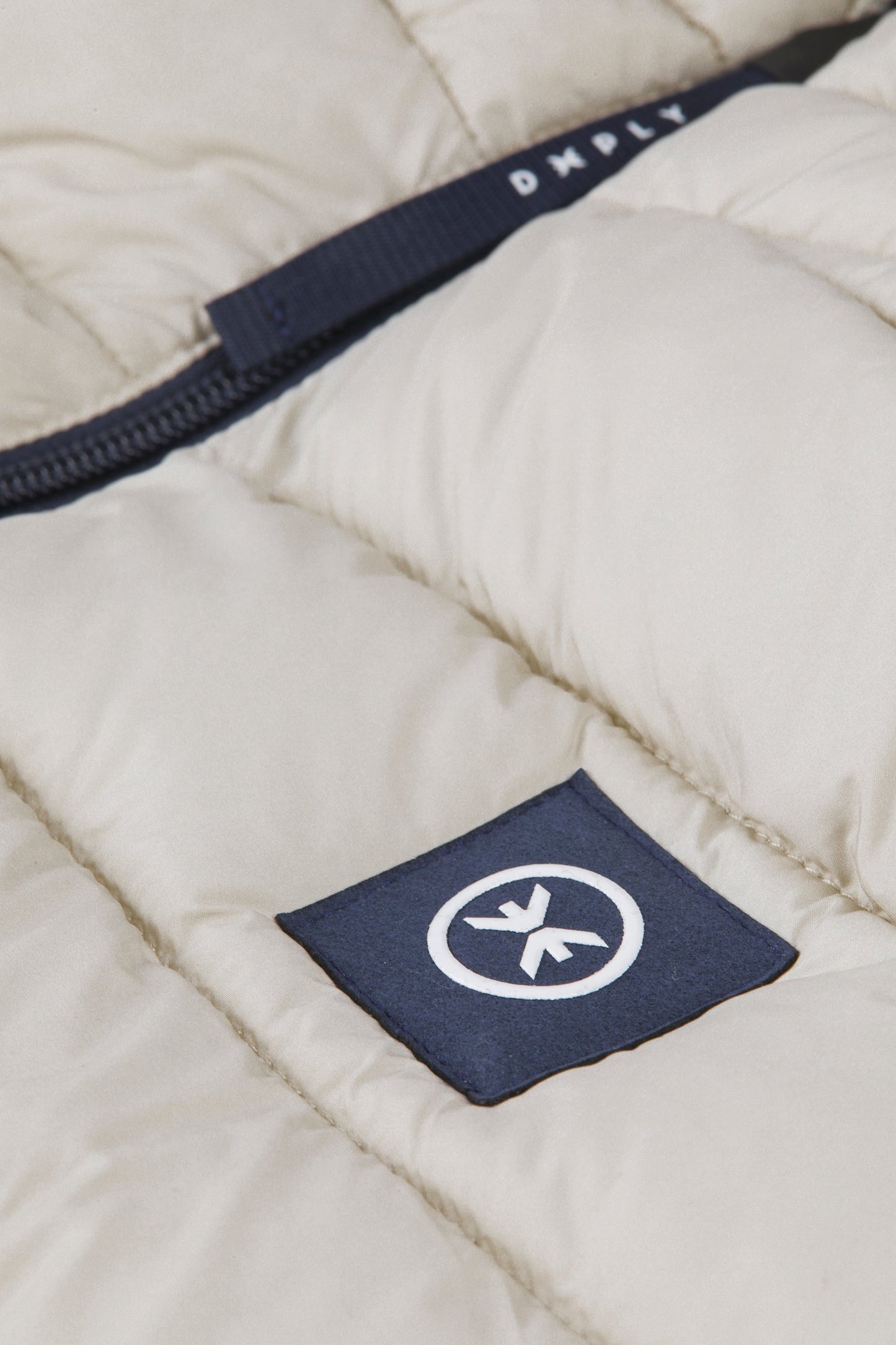 DEEPLY | CHAQUETA ACOLCHADA MAT