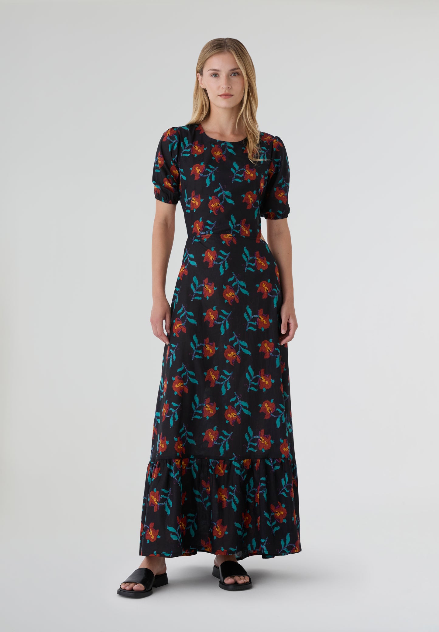 BABBAKI | VESTIDO BLACK FLOWERS