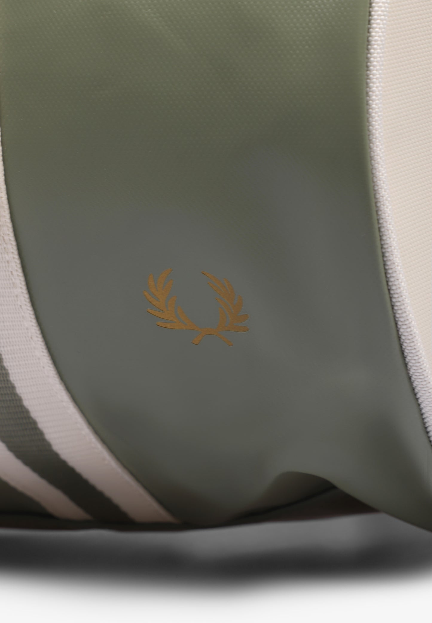 FRED PERRY | BOLSA CLASSIC BARREL