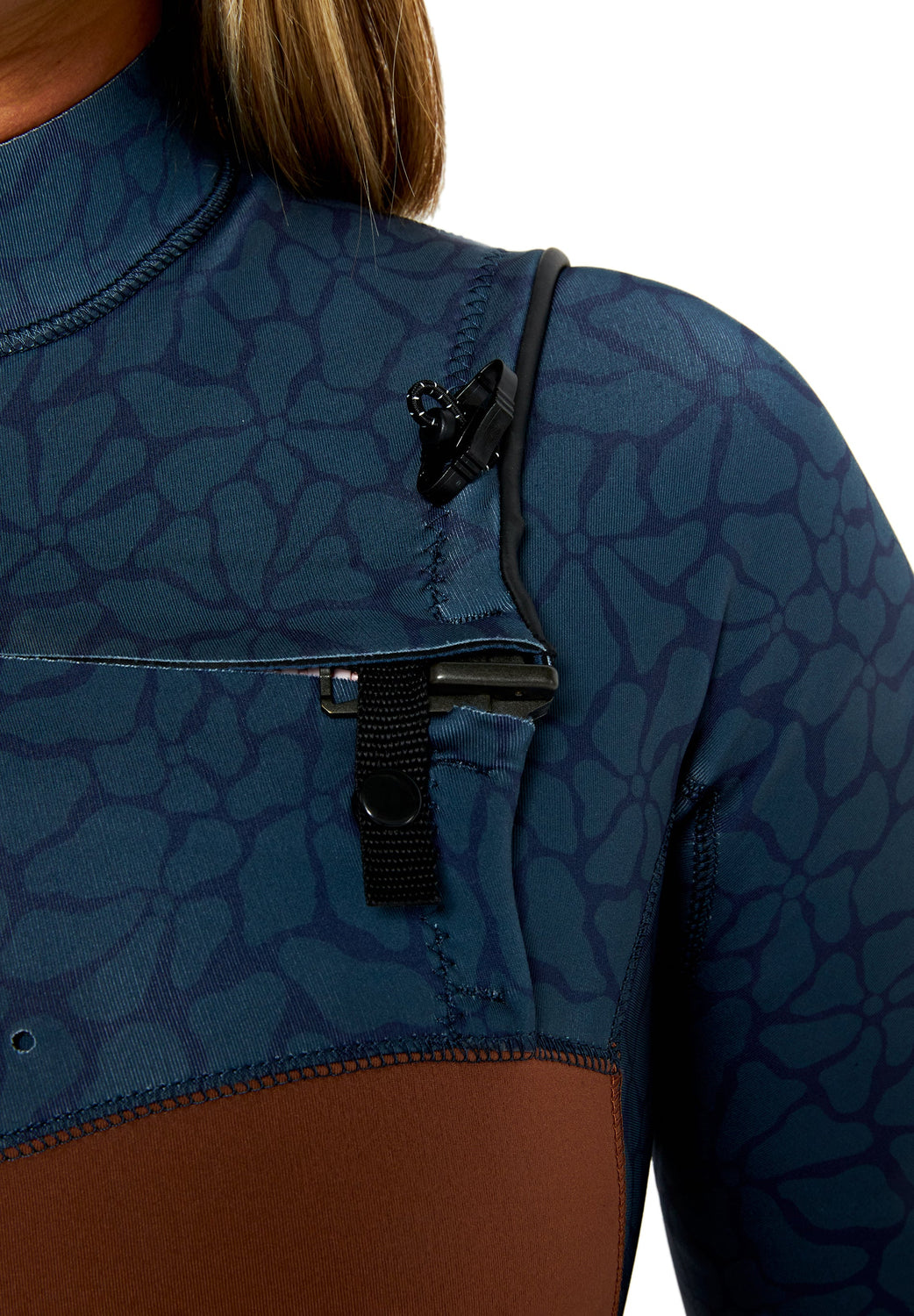 DEEPLY | 3/2  CHEST ZIP MUJER - Scalpers
