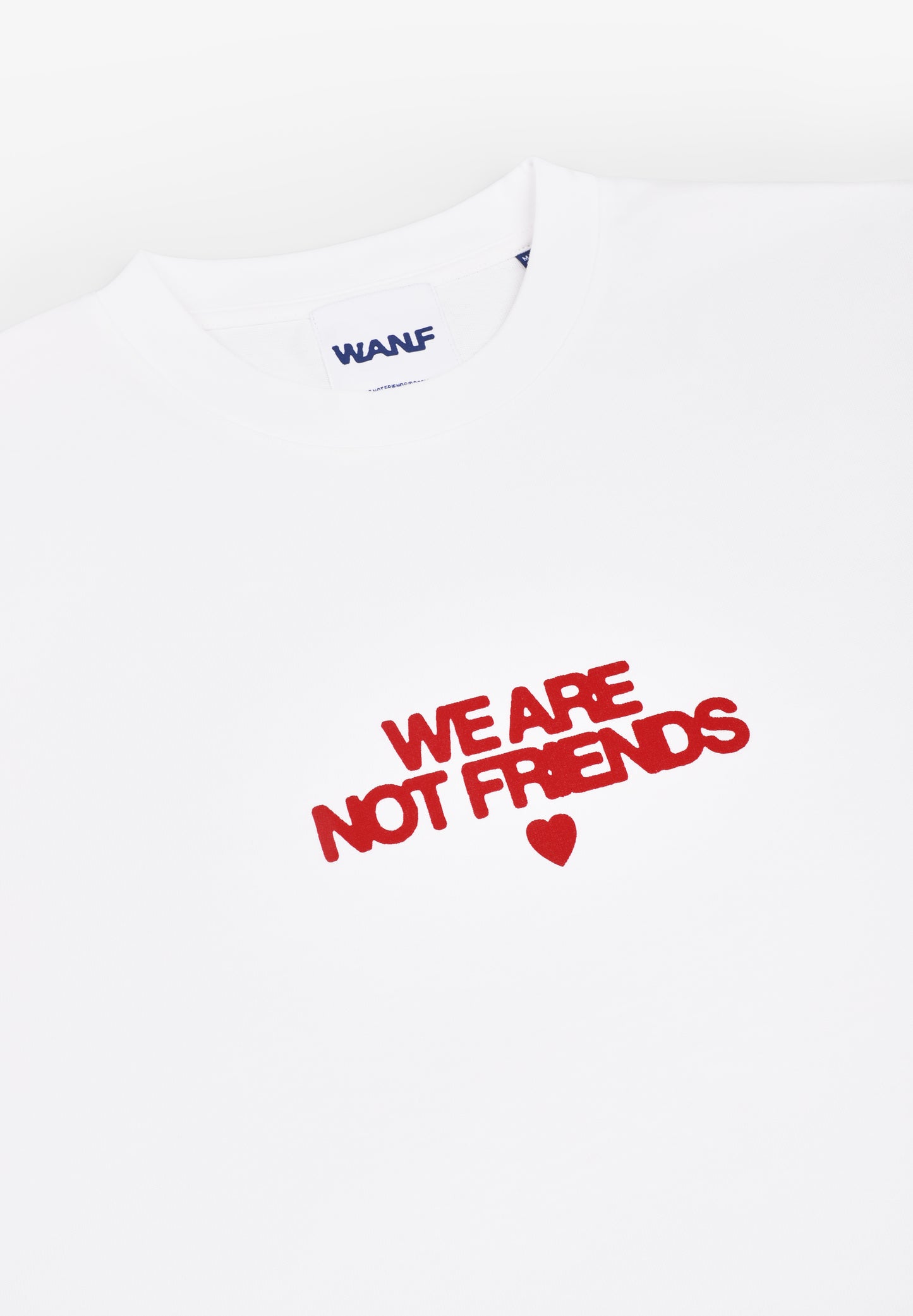 WE ARE NOT FRIENDS | CAMISETA BOLD LOVE