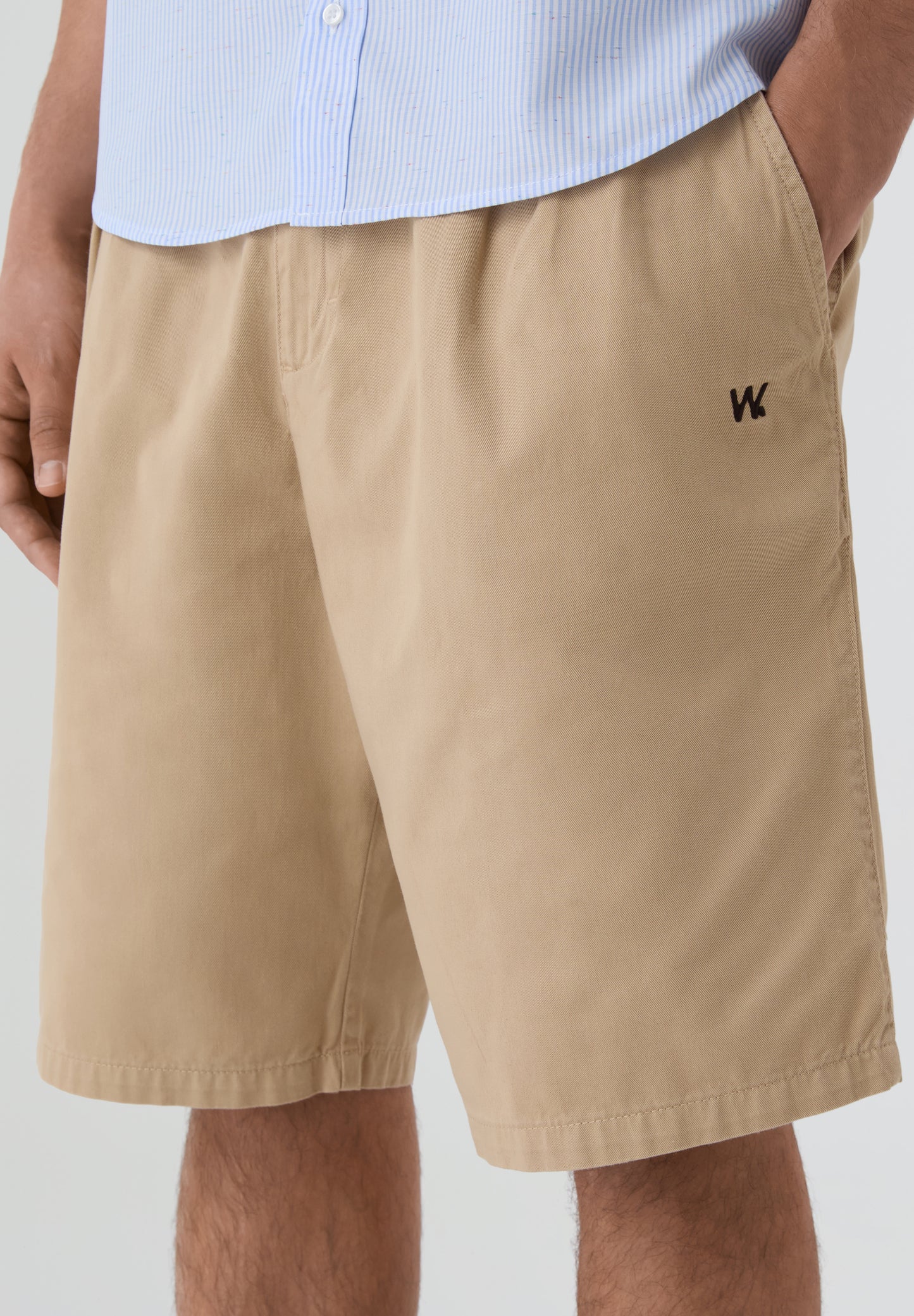 WE ARE NOT FRIENDS | BERMUDAS PLEAT