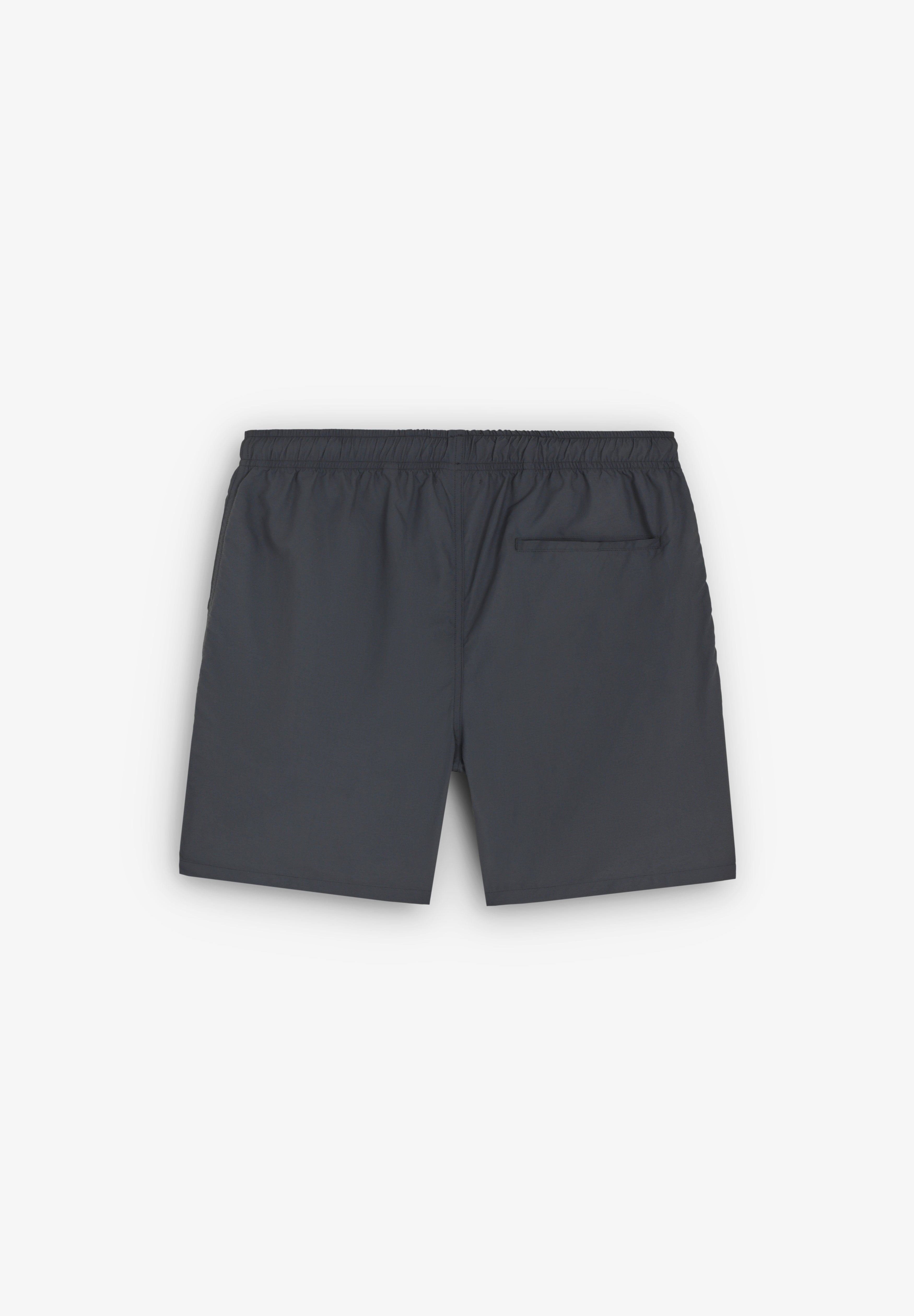WE ARE NOT FRIENDS | BERMUDAS MANICHI