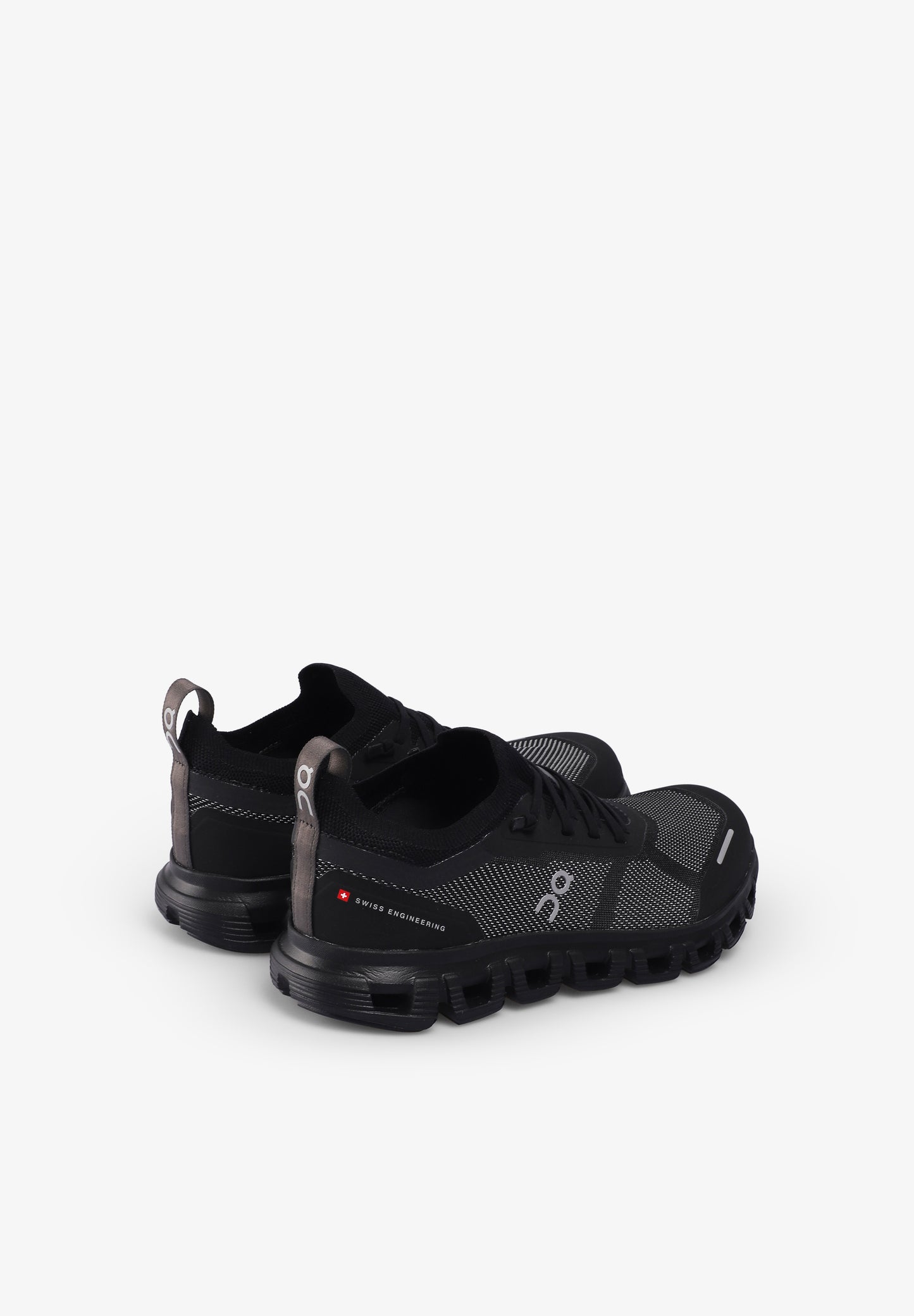 ON  | CLOUD 6 VERSA