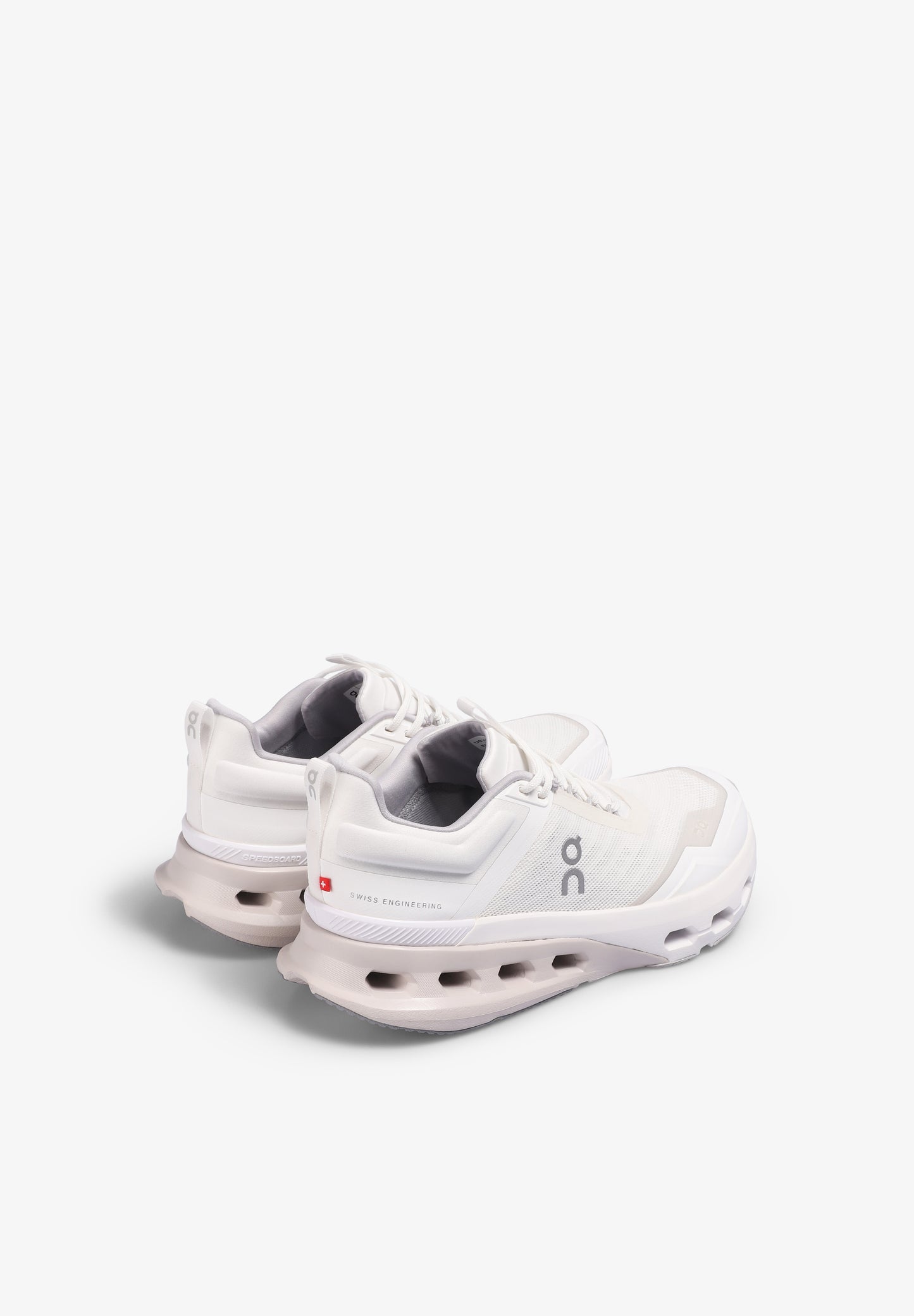 ON | SNEAKERS CLOUDNOVA X MUJER