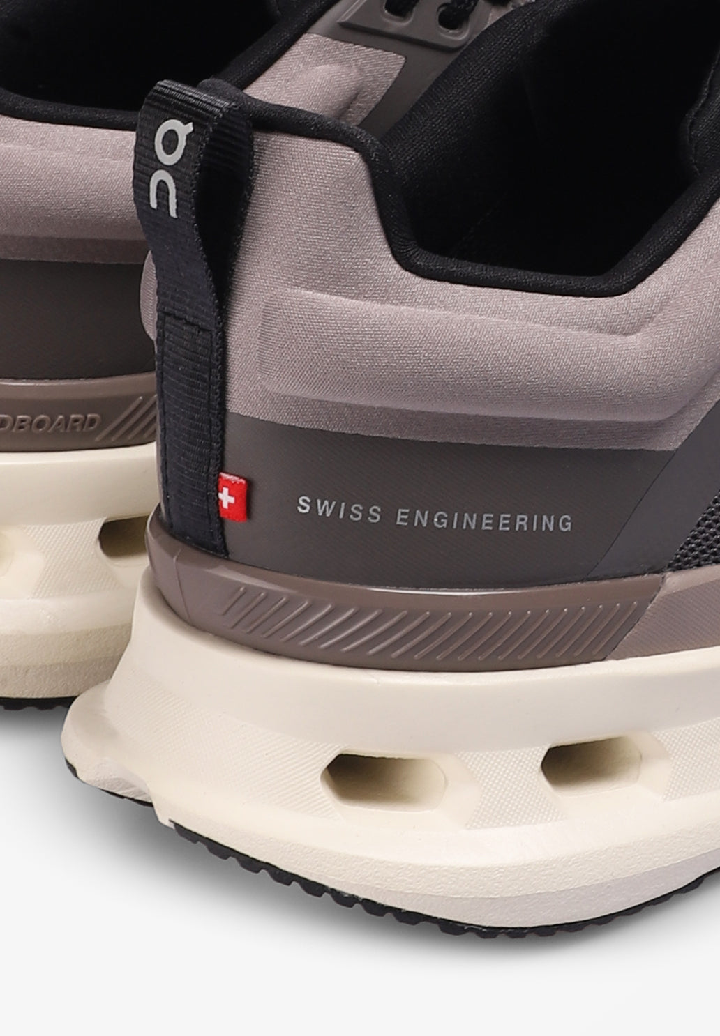 ON | SNEAKERS CLOUDNOVA X HOMBRE