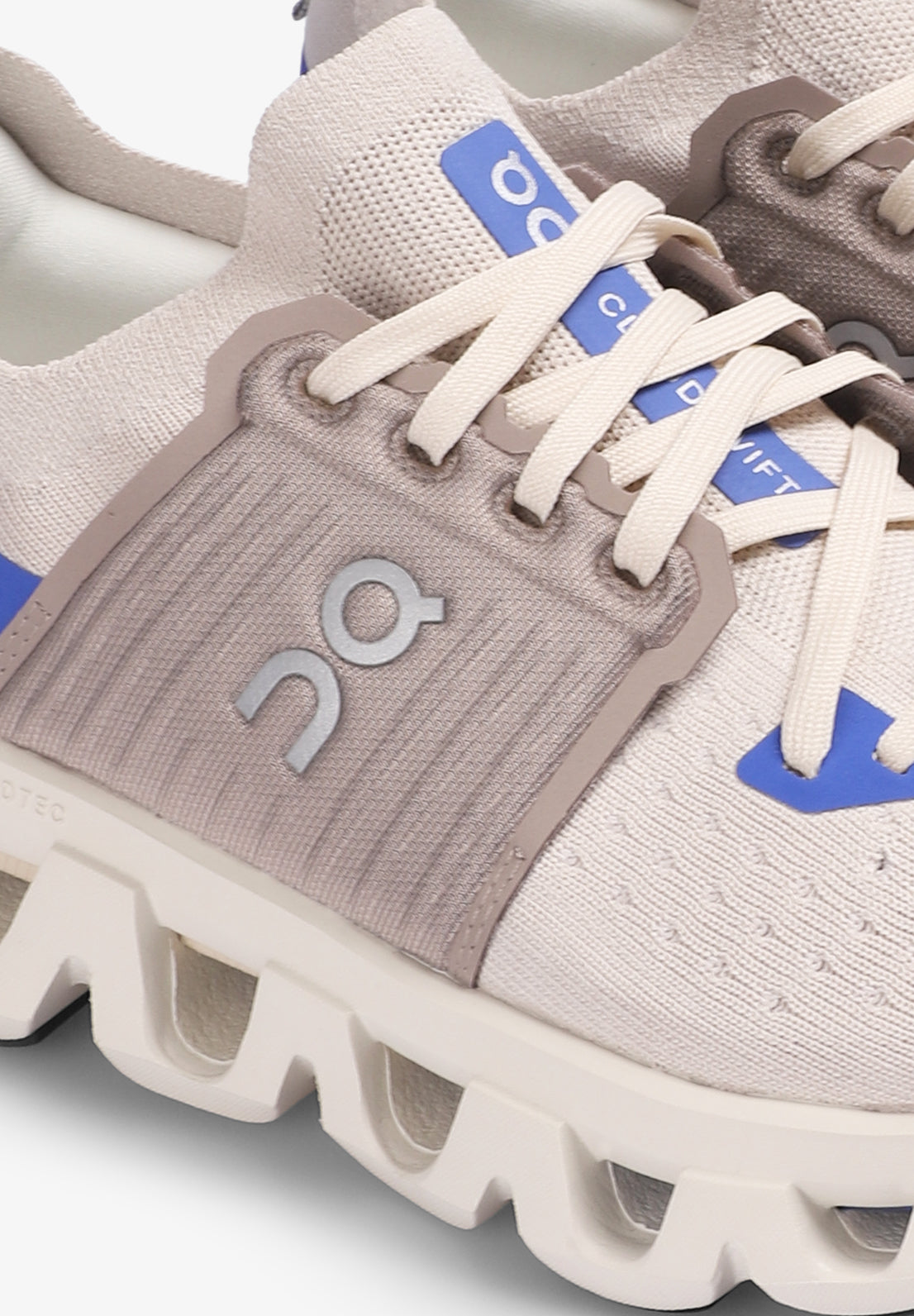 ON | SNEAKERS CLOUDSWIFT 4 HOMBRE
